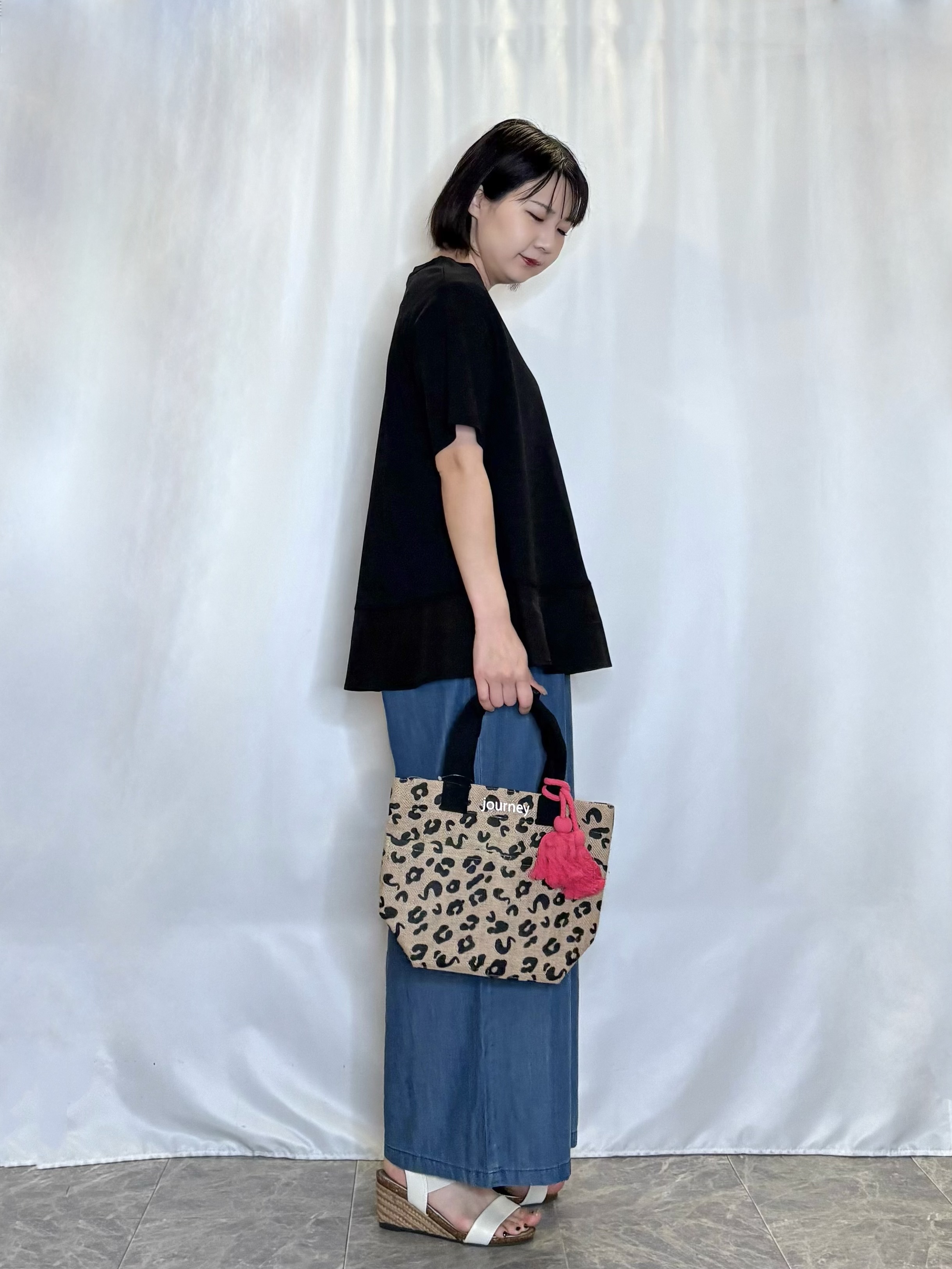 ネリさんの「SHOO･LA･RUE｜【ひんやり/UV/抗菌防臭】体型カバーも叶う 裾切り替えAライントップス」を使ったコーディネート