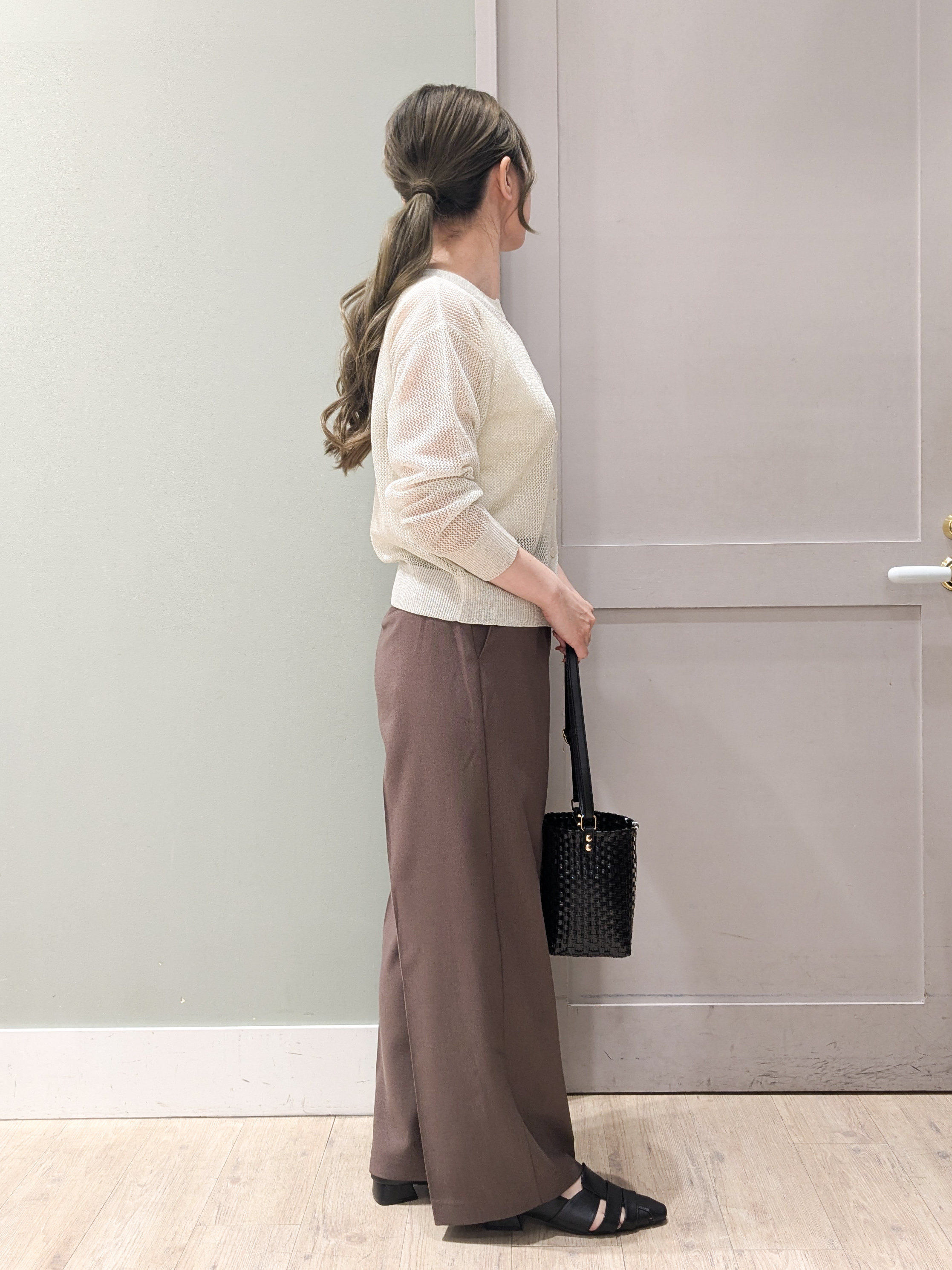 kuwawaさんの「grove｜【貴島明日香さん着用】ラメメッシュキーネックカーディガン」を使ったコーディネート