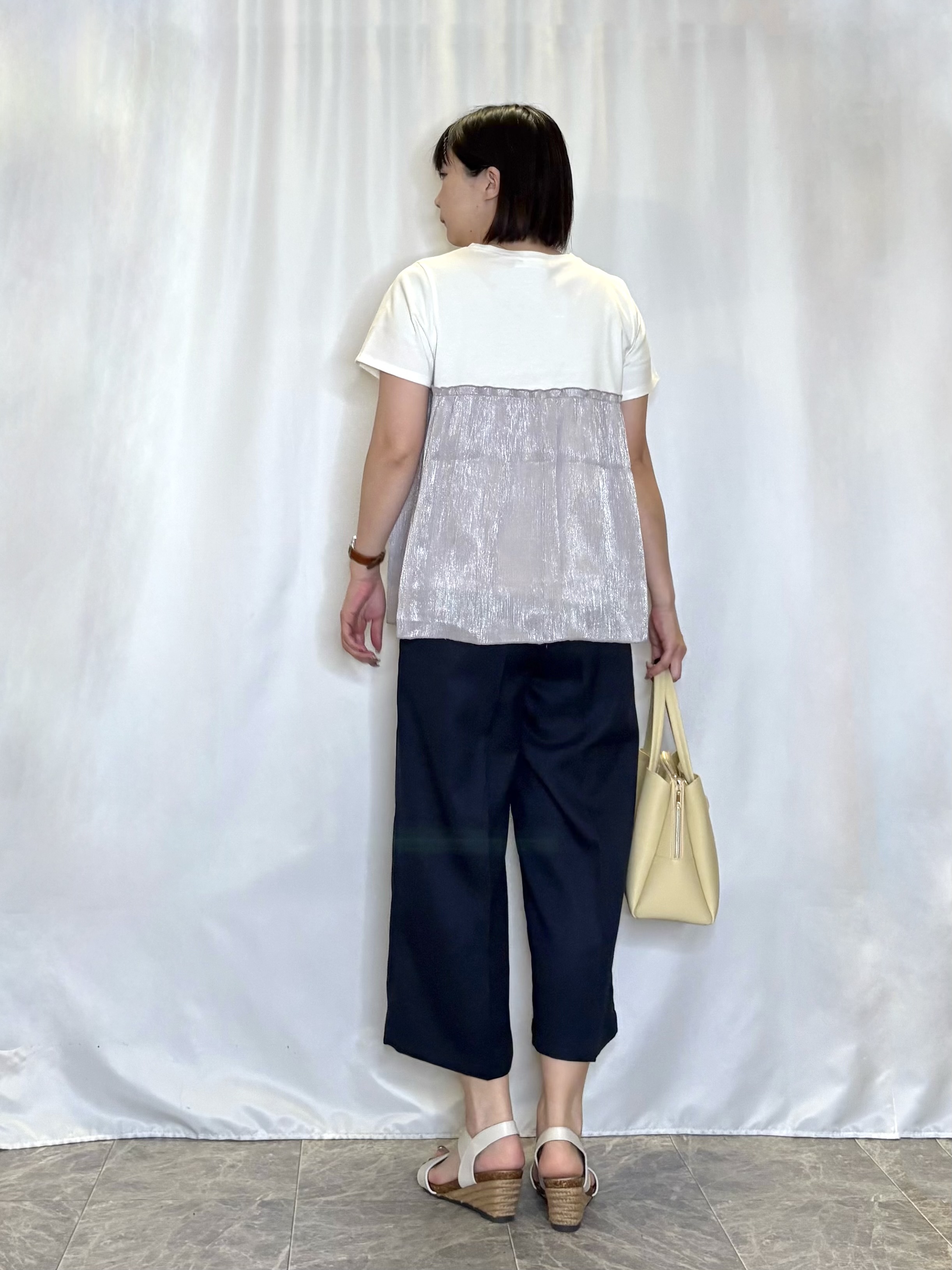ネリさんの「SHOO･LA･RUE｜【ひんやり/S-LL】1枚でインせず決まる きらきらビスチェ風Tシャツ」を使ったコーディネート