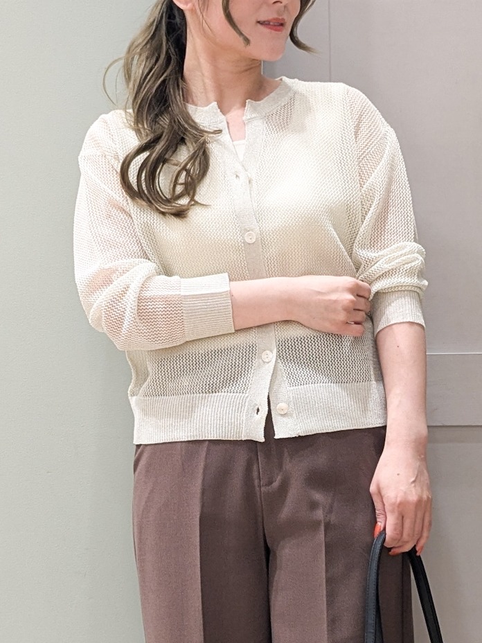 kuwawaさんの「grove｜【貴島明日香さん着用】ラメメッシュキーネックカーディガン」を使ったコーディネート