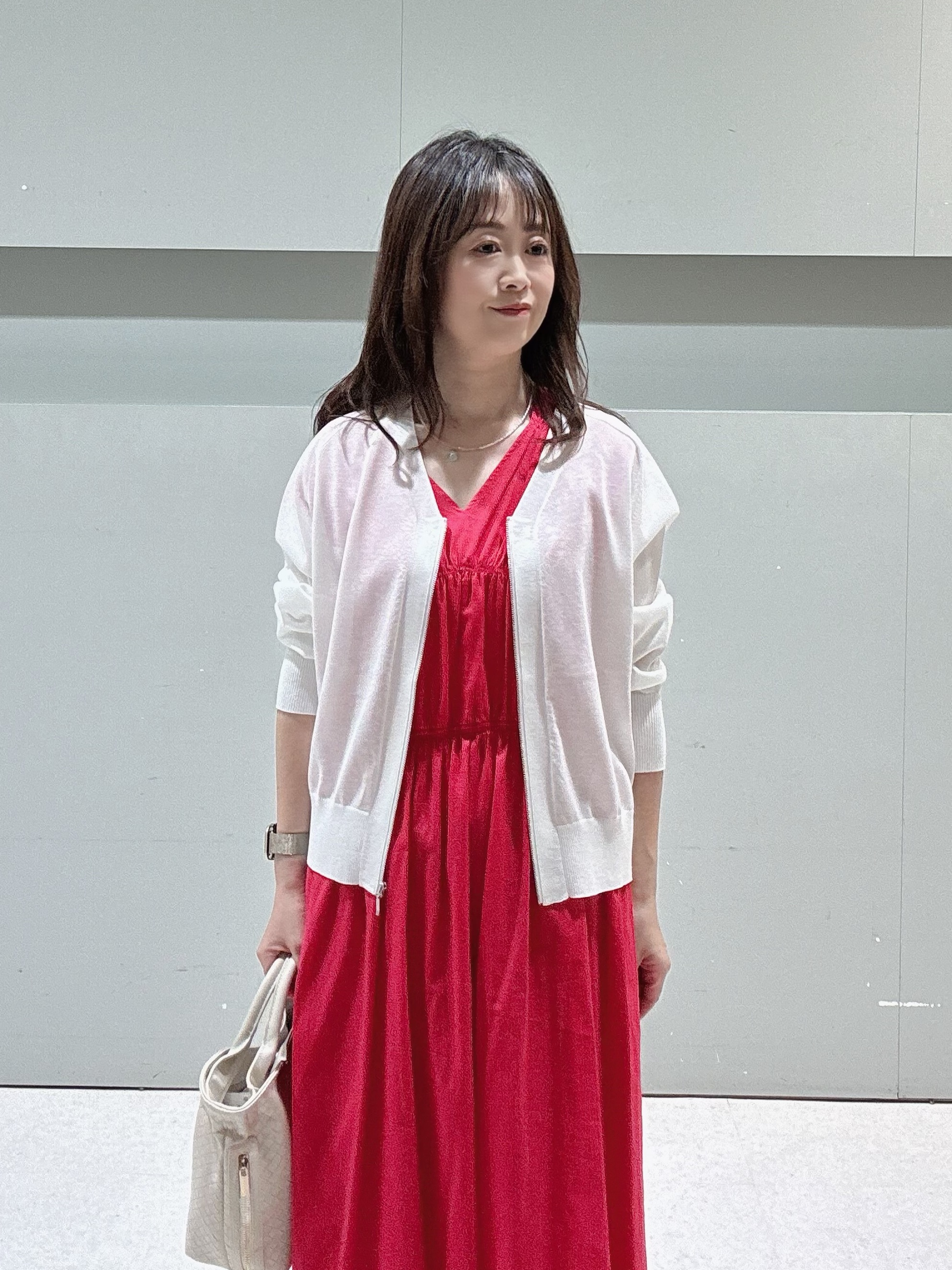 makiさんの「UNTITLED｜【アンサンブル可/日除け・冷房対策】シアーレーヨンZIPカーディガン」を使ったコーディネート