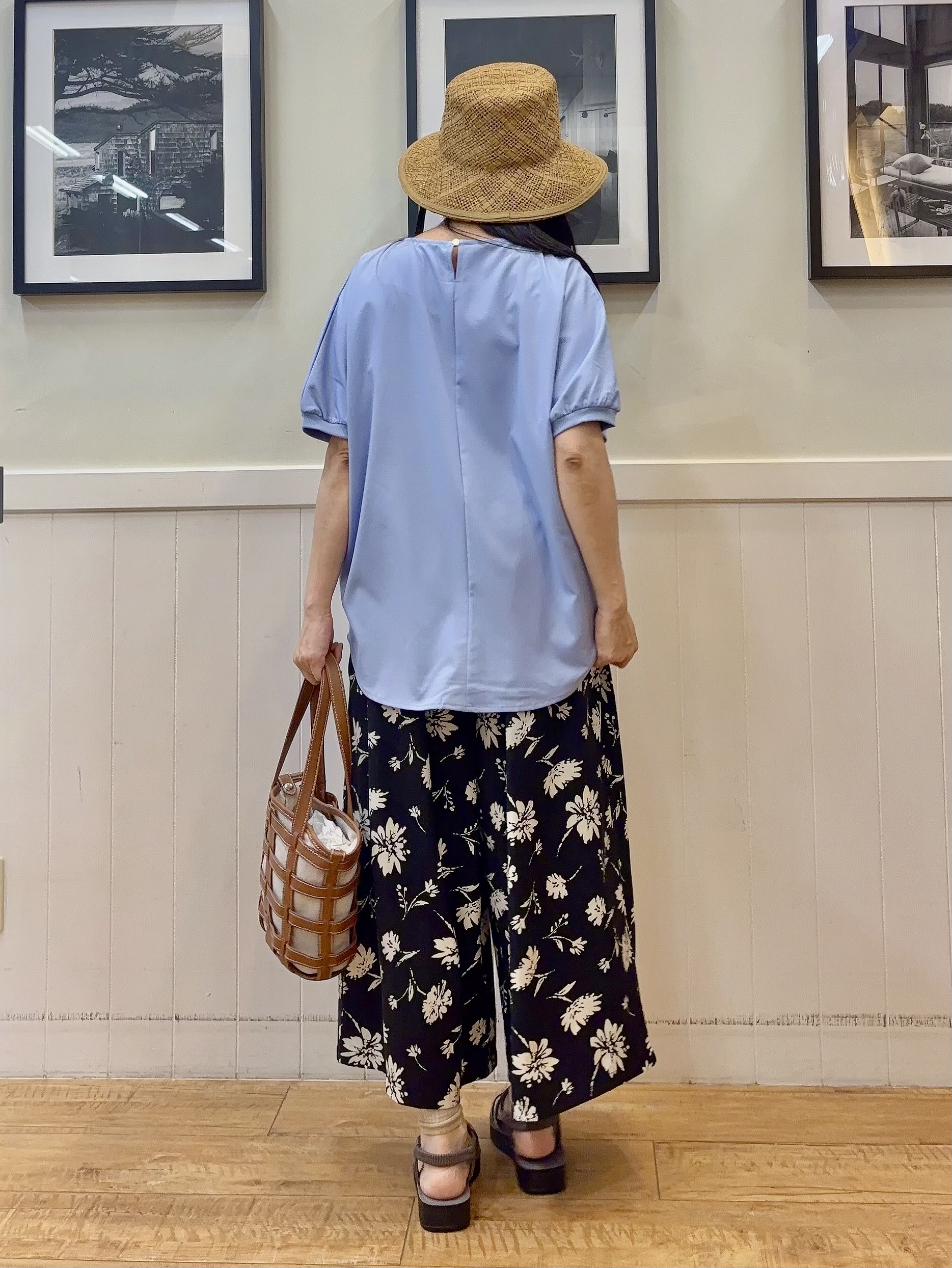 ゆうさんの「SHOO･LA･RUE｜【ひんやり/洗濯後しわになりにくい】インせず着られる さらっとタッチのドルマンブラウス」を使ったコーディネート