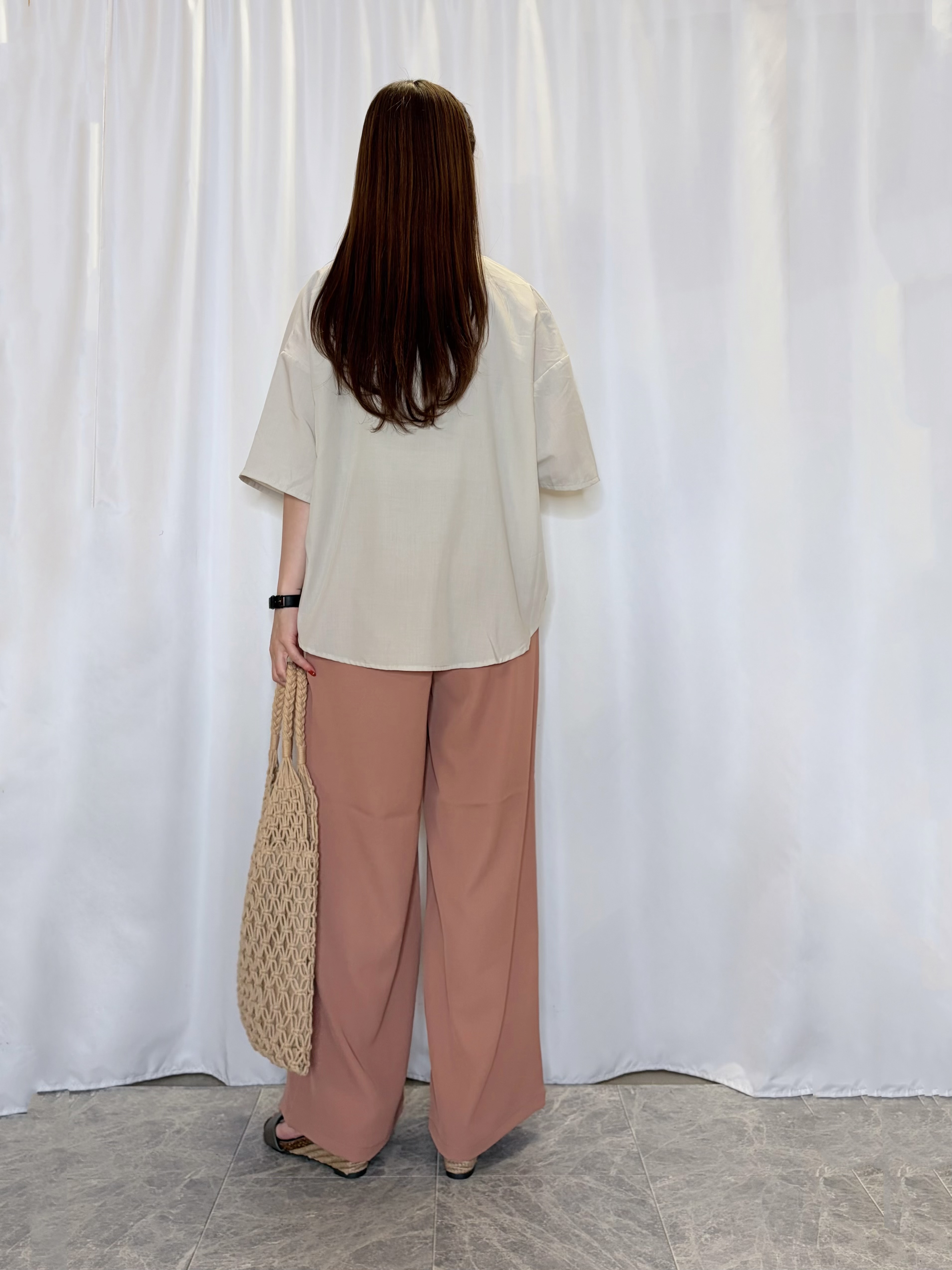おうめさんの「SHOO･LA･RUE｜【洗濯機可/S-LL】大人の抜け感 ゆるっと5分袖シャツ」を使ったコーディネート