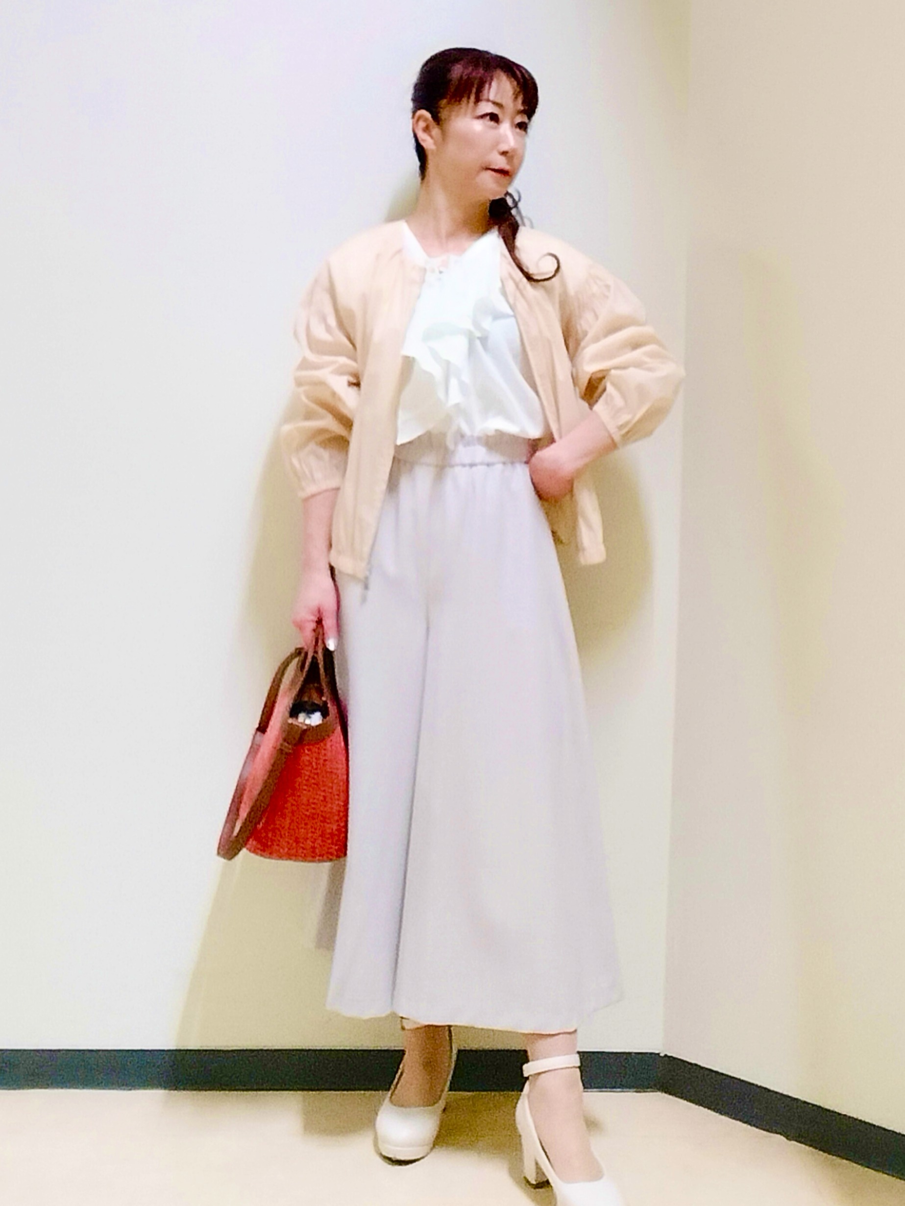 花さんの「Reflect｜【通気性あり／涼しい／マシンウォッシャブル】フリルブラウス」を使ったコーディネート