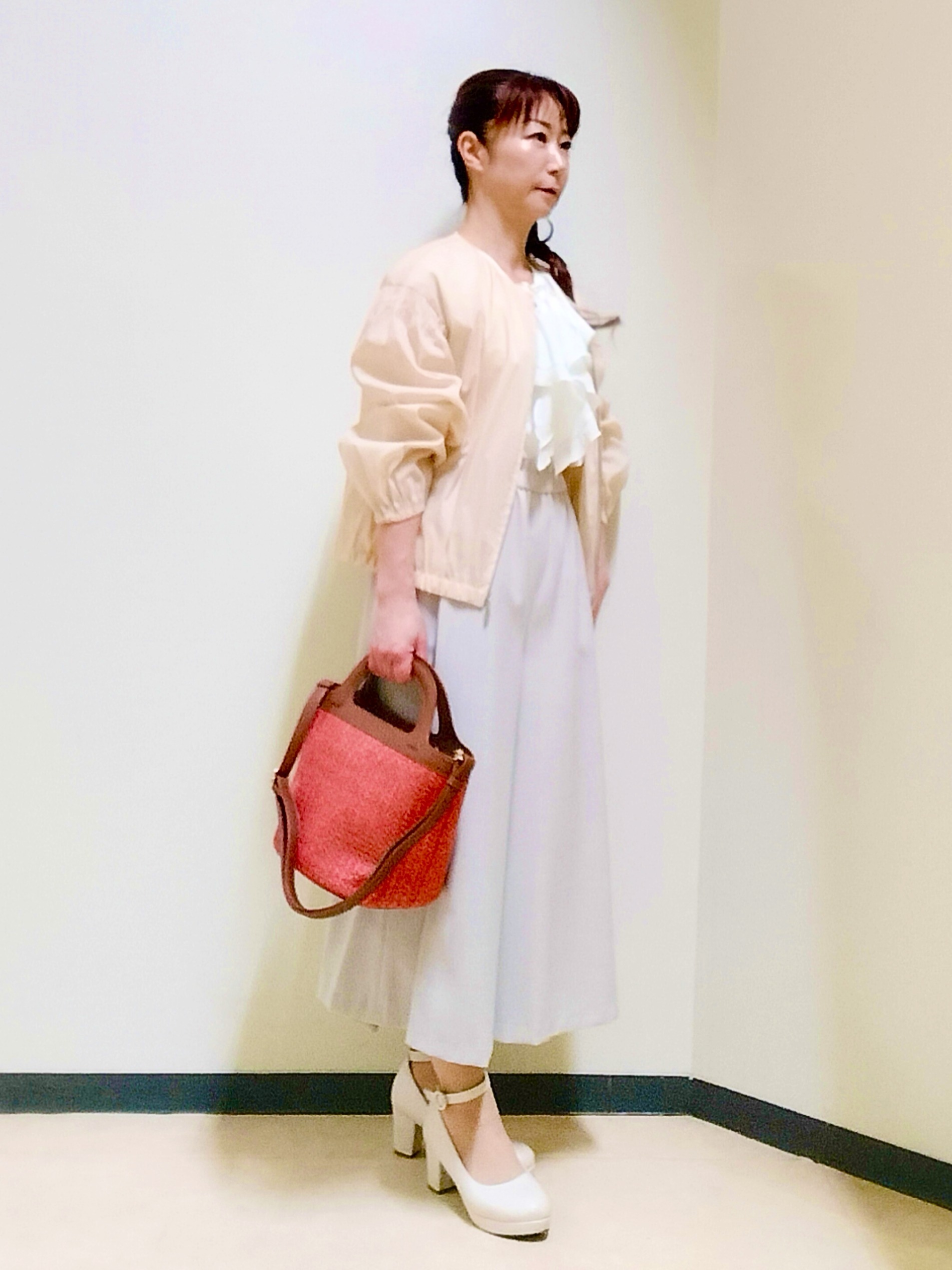 花さんの「Reflect｜【通気性あり／涼しい／マシンウォッシャブル】フリルブラウス」を使ったコーディネート