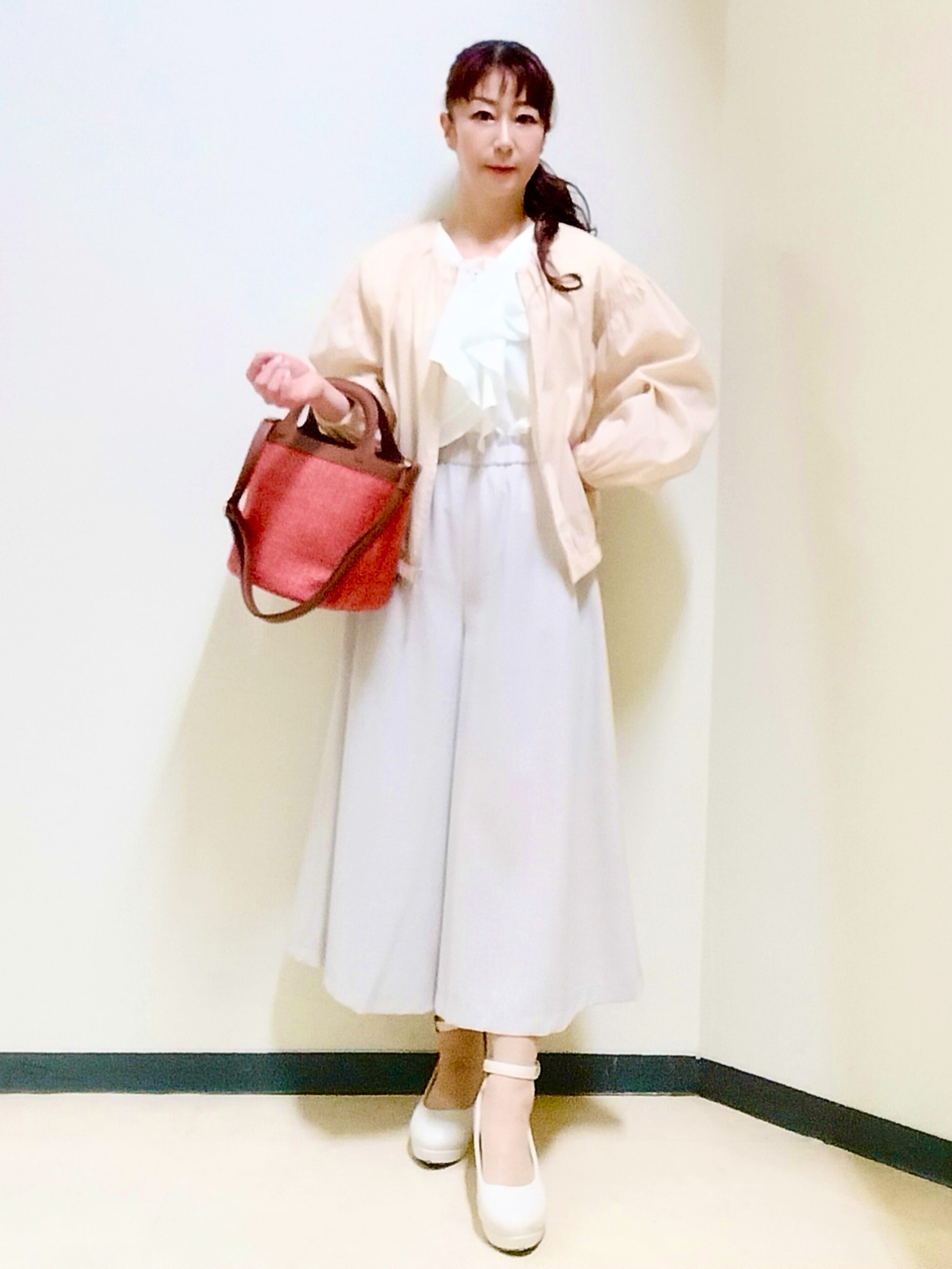 花さんの「Reflect｜【通気性あり／涼しい／マシンウォッシャブル】フリルブラウス」を使ったコーディネート