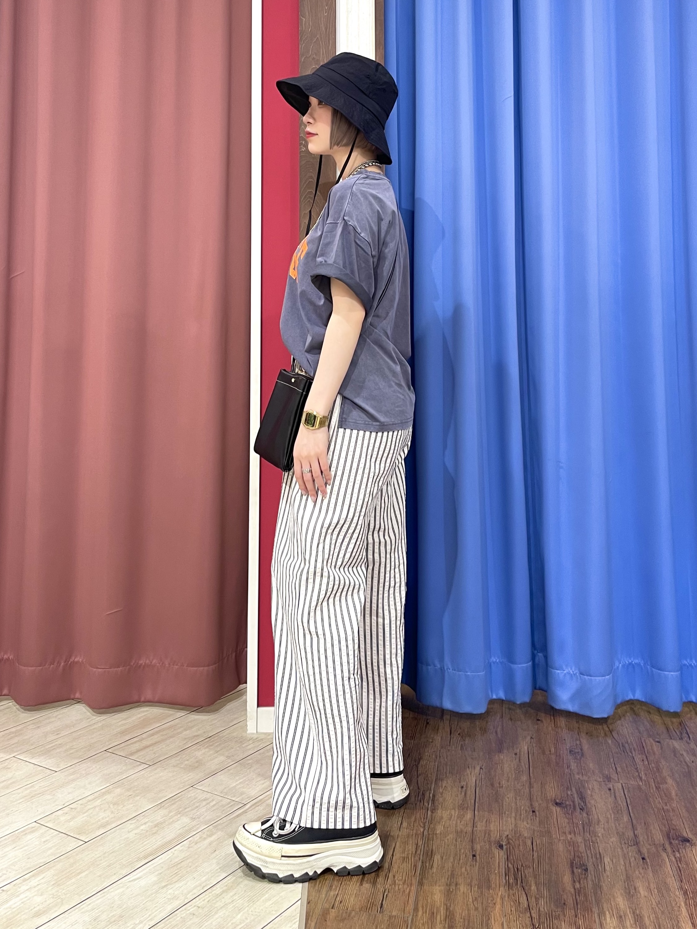 ルルさんの「SHOO･LA･RUE｜【ひんやり/S-LL/洗濯機可】選べる3柄 ヴィンテージ風こなれアソートTシャツ」を使ったコーディネート