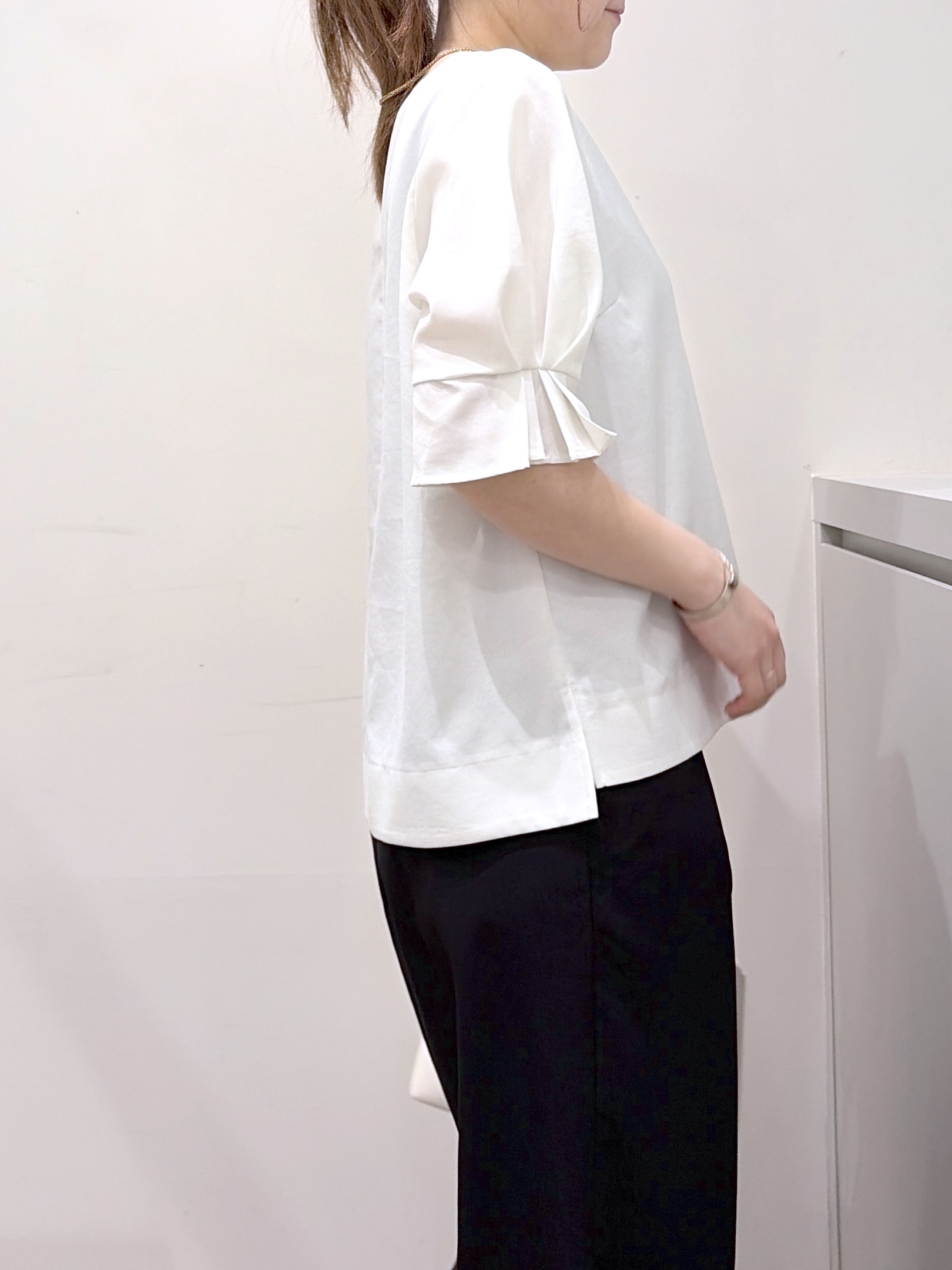 Junさんの「index｜【接触冷感】タックパフスリーブブラウス《吸水速乾／防シワ／洗濯機OK／XS～3L／6col》」を使ったコーディネート