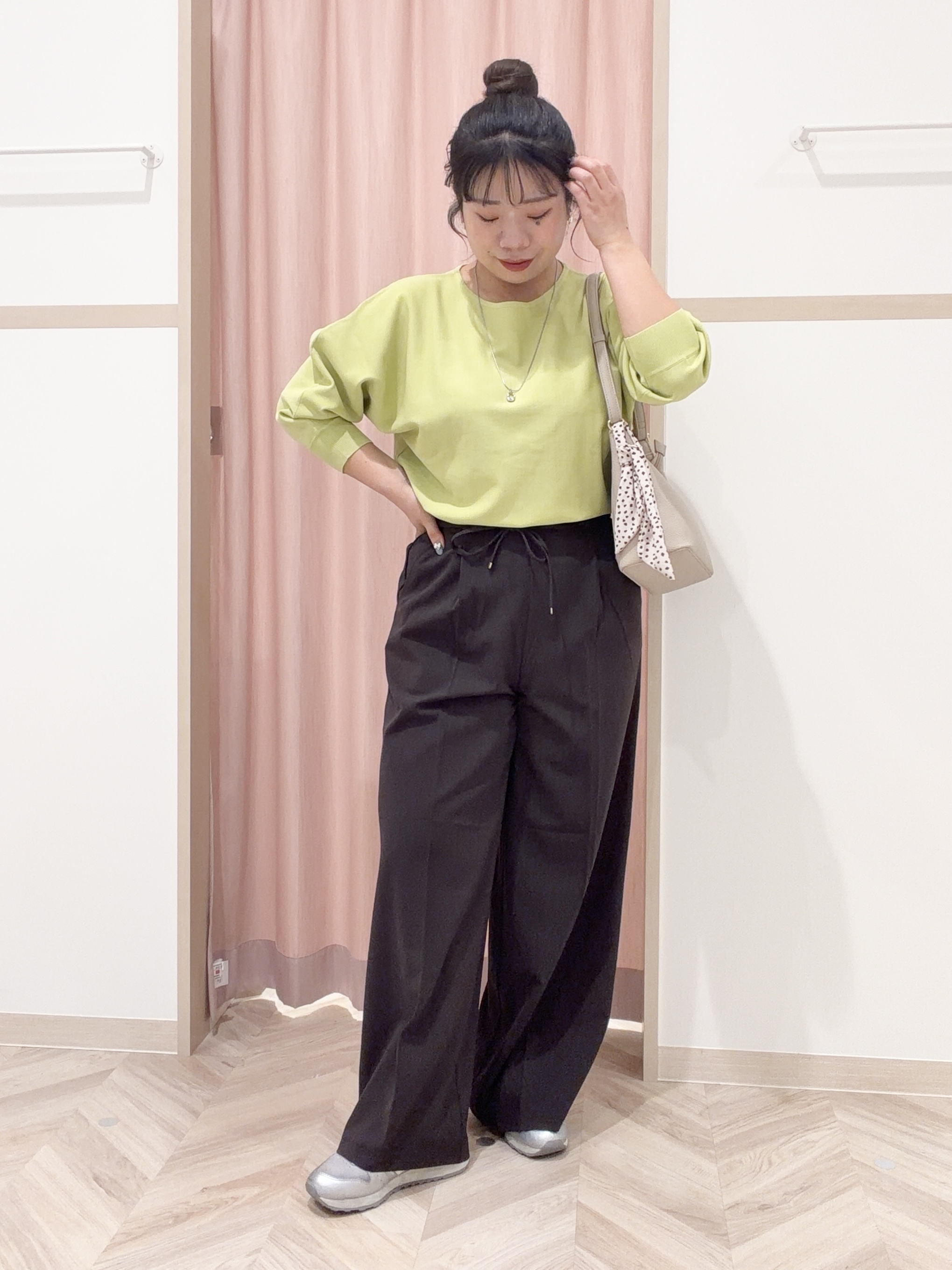 まちゃんなちゃんさんの「SHOO･LA･RUE｜【毎日洗える/S-LL/ひんやり/UV】上半身すっきり 二の腕見せない5分袖ニット」を使ったコーディネート