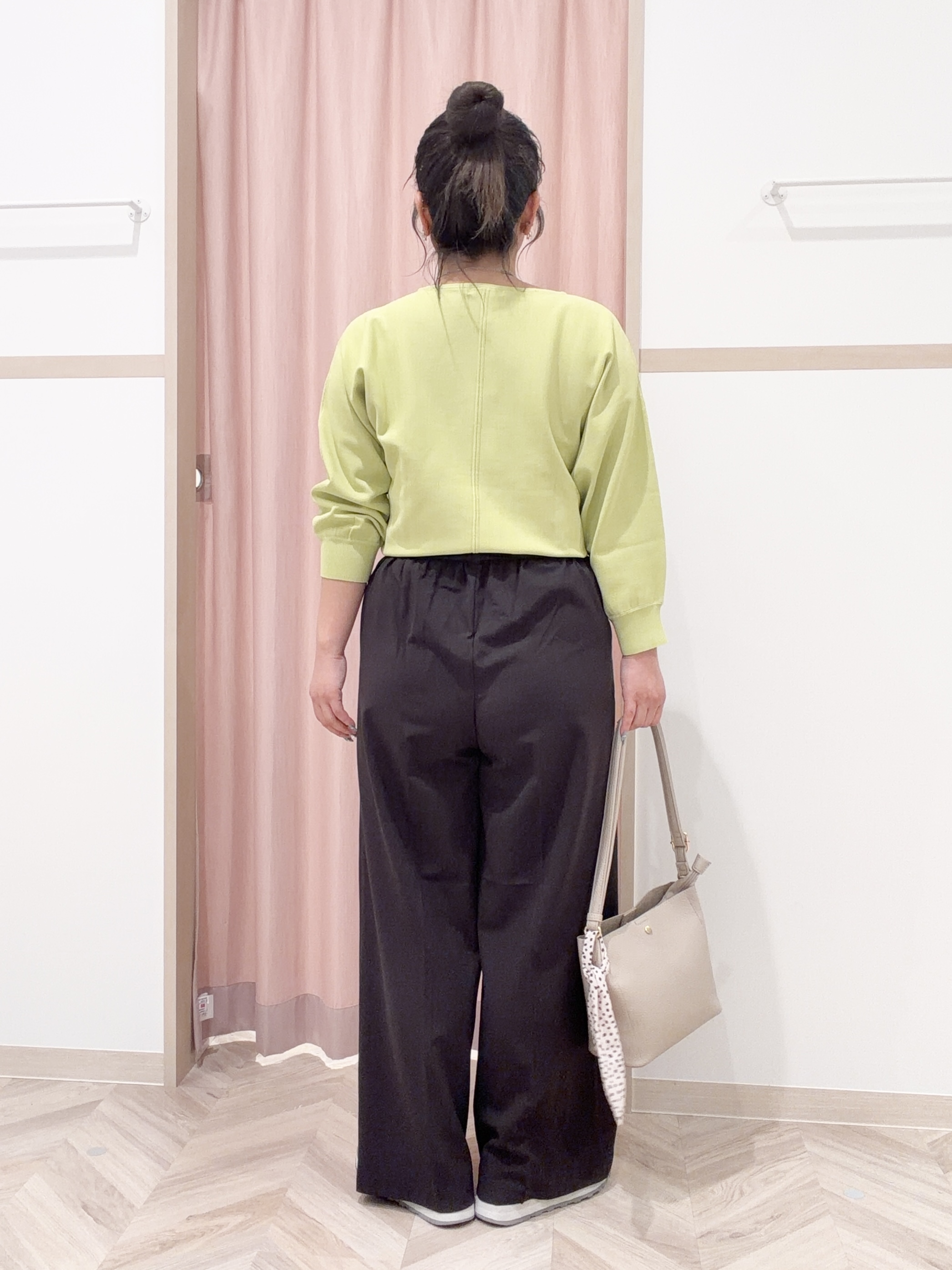 まちゃんなちゃんさんの「SHOO･LA･RUE｜【毎日洗える/S-LL/ひんやり/UV】上半身すっきり 二の腕見せない5分袖ニット」を使ったコーディネート