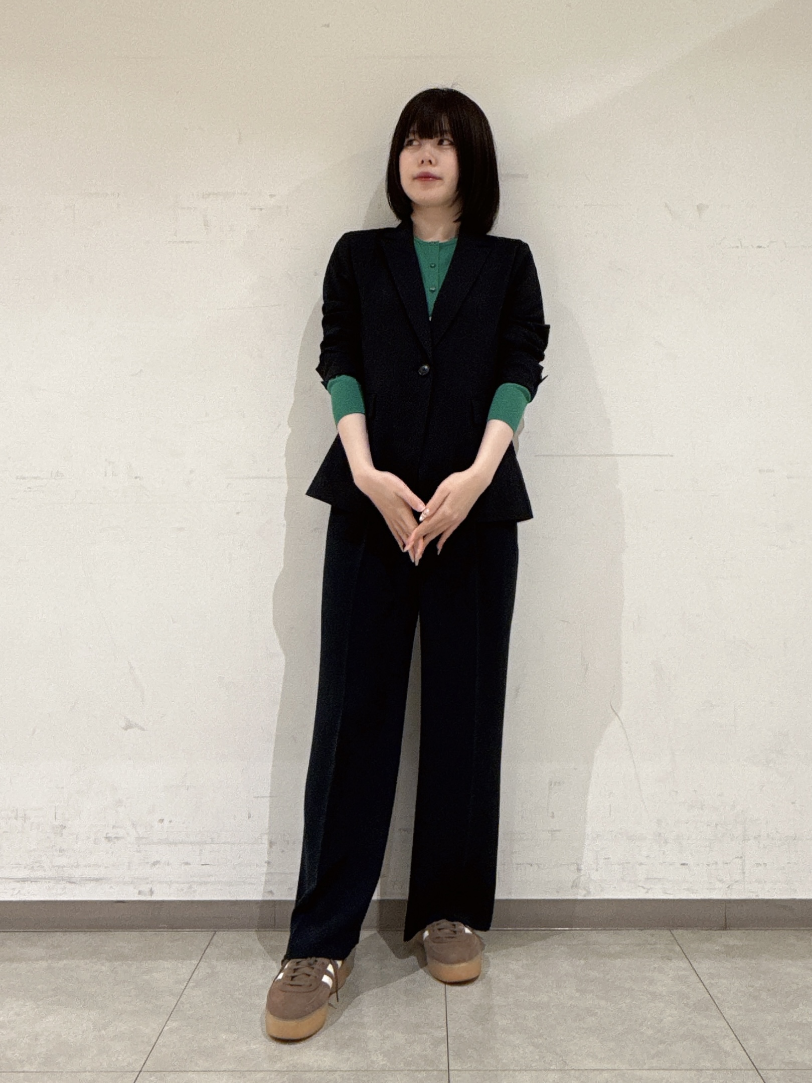 rinaさんの「INDIVI｜【洗える／UVケア／SETUP可能】サッカー素材ストレートパンツ」を使ったコーディネート