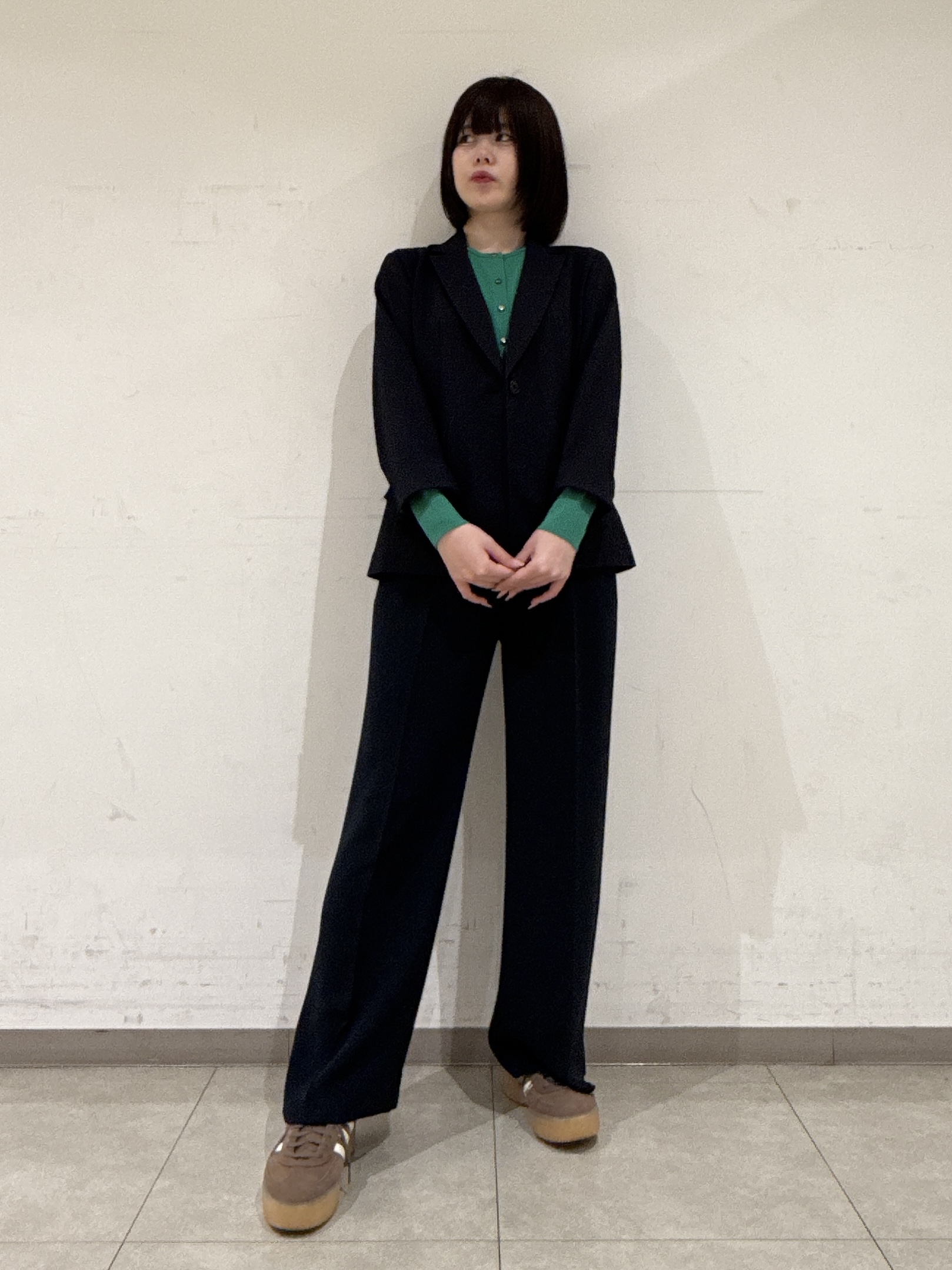 rinaさんの「INDIVI｜【洗える／UVケア／SETUP可能】サッカー素材ストレートパンツ」を使ったコーディネート