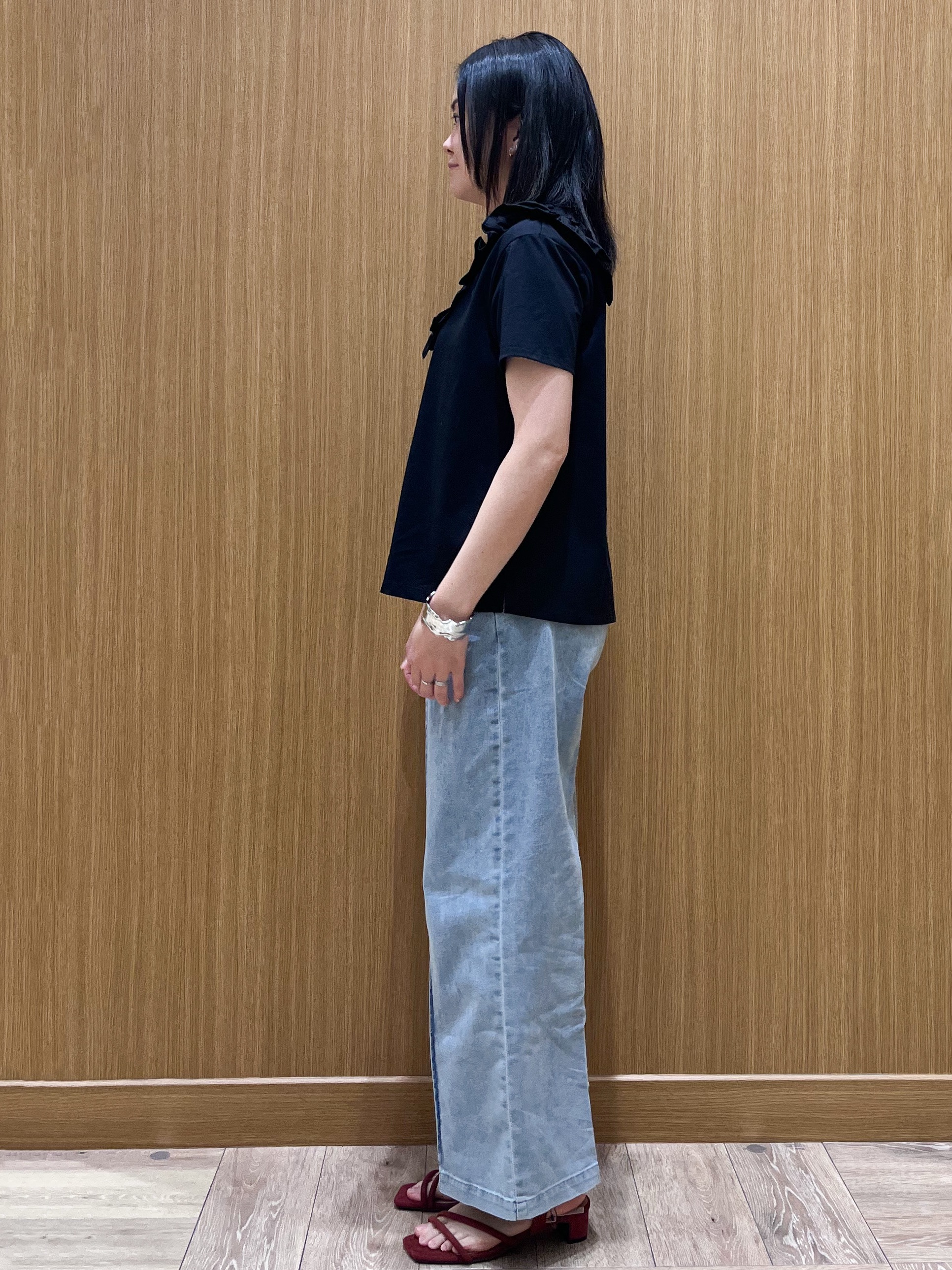 aさんの「OPAQUE.CLIP｜【UV／接触冷感】フリルショルダーカットソー《洗濯機OK》」を使ったコーディネート