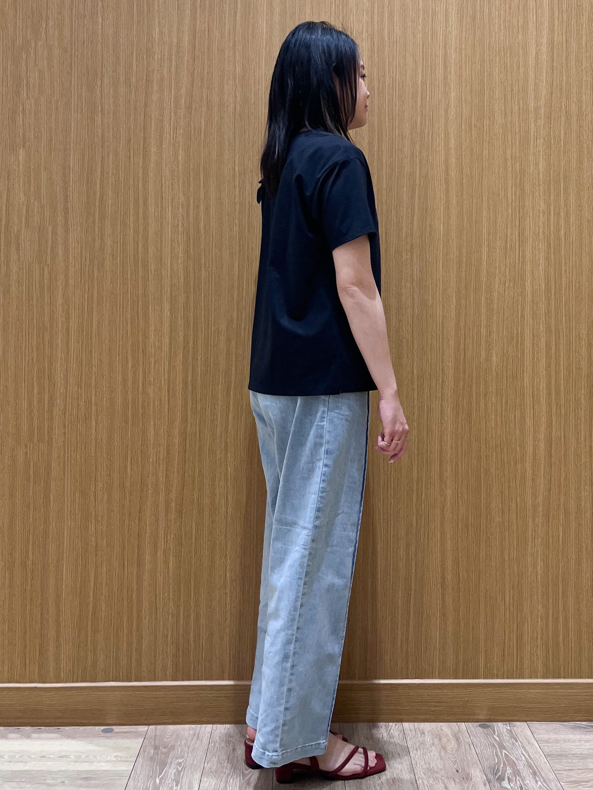 aさんの「OPAQUE.CLIP｜【UV／接触冷感】フリルショルダーカットソー《洗濯機OK》」を使ったコーディネート