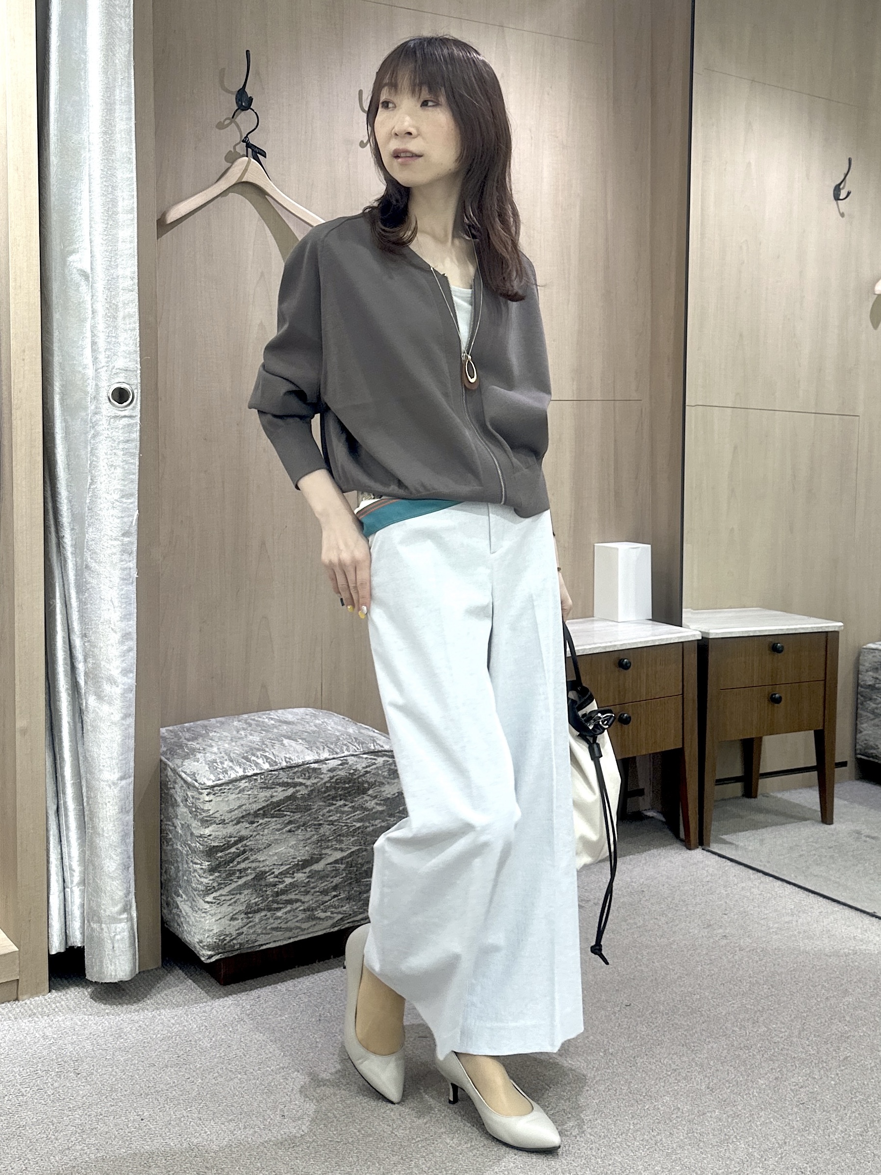 Miwaさんの「UNTITLED｜【アンサンブル可/日除け・冷房対策】シアーレーヨンZIPカーディガン」を使ったコーディネート