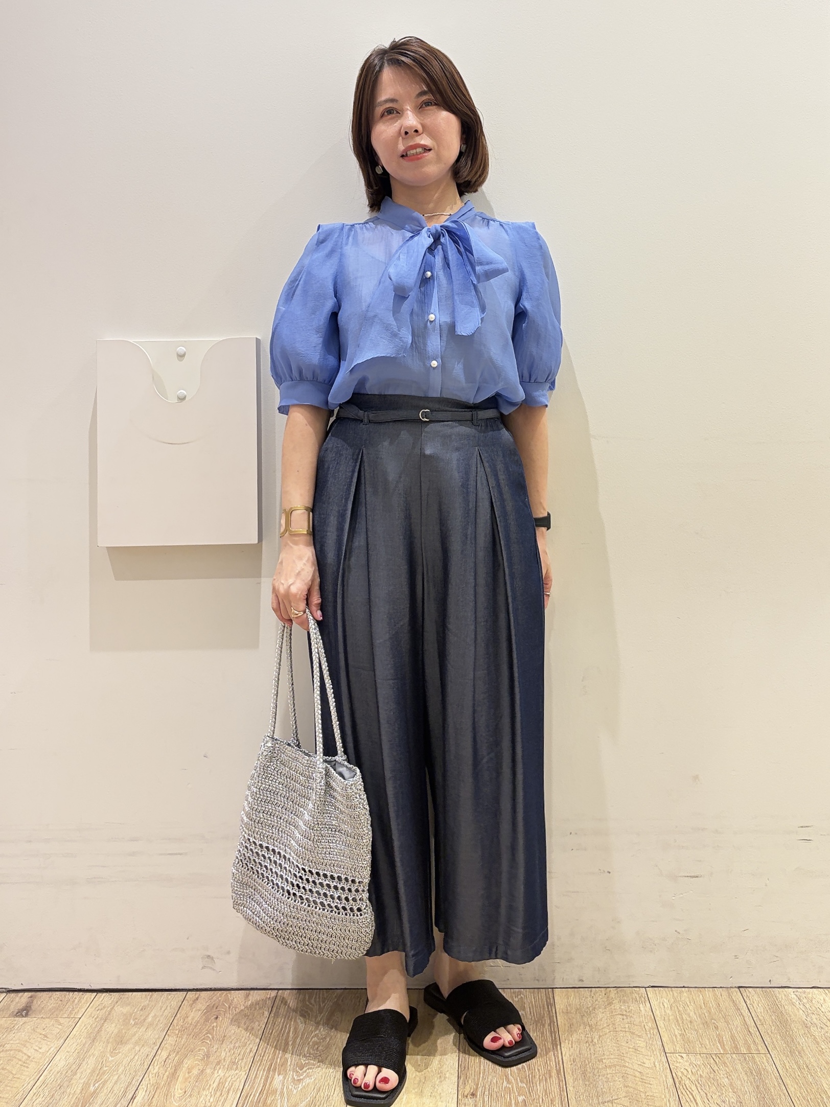 YUKOさんの「index｜サテンねじりデザインカチューシャ」を使ったコーディネート
