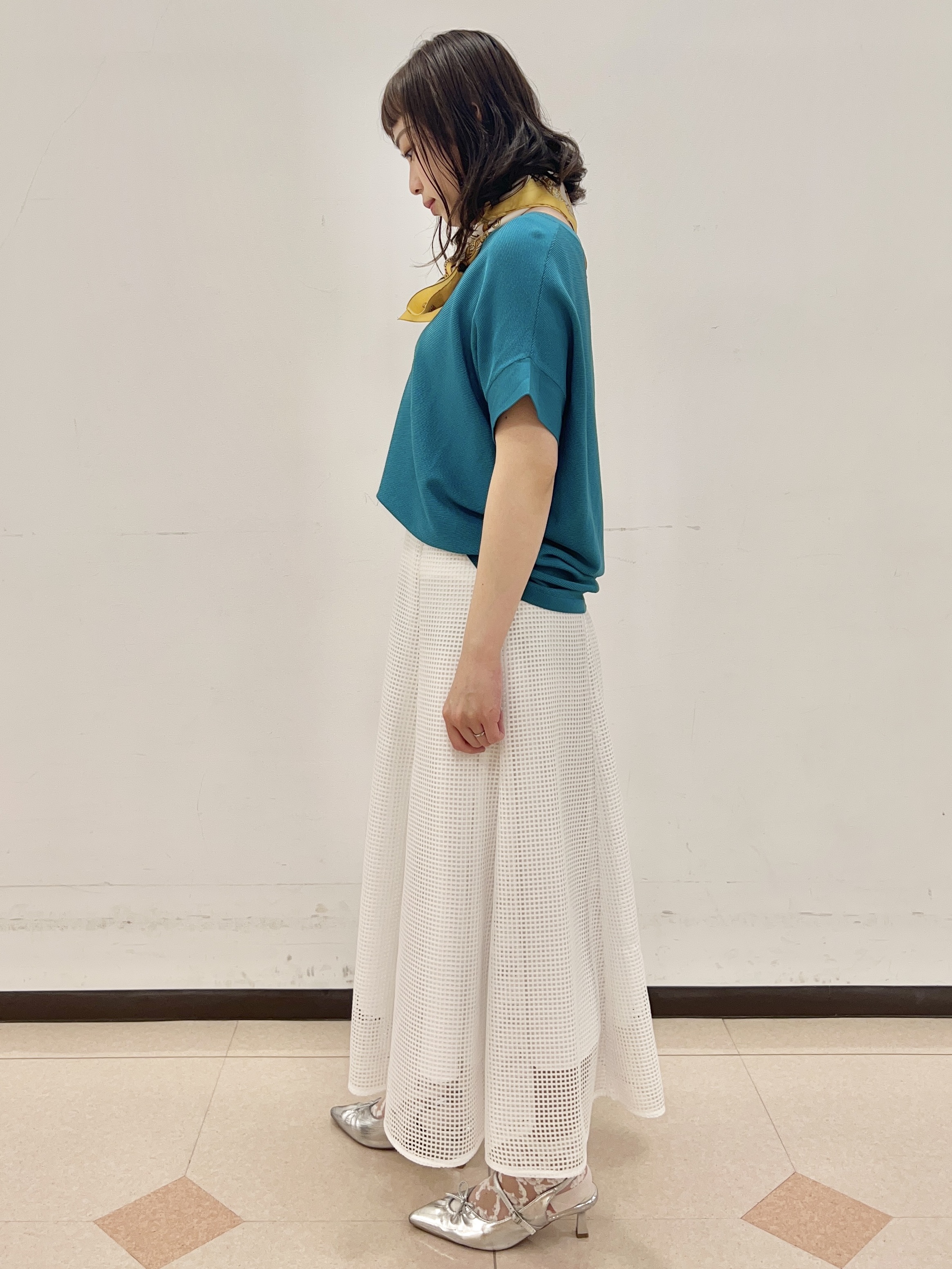 りおさんの「UNTITLED｜【11色展開/体型カバー】前後2WAYフレンチスリーブニット」を使ったコーディネート