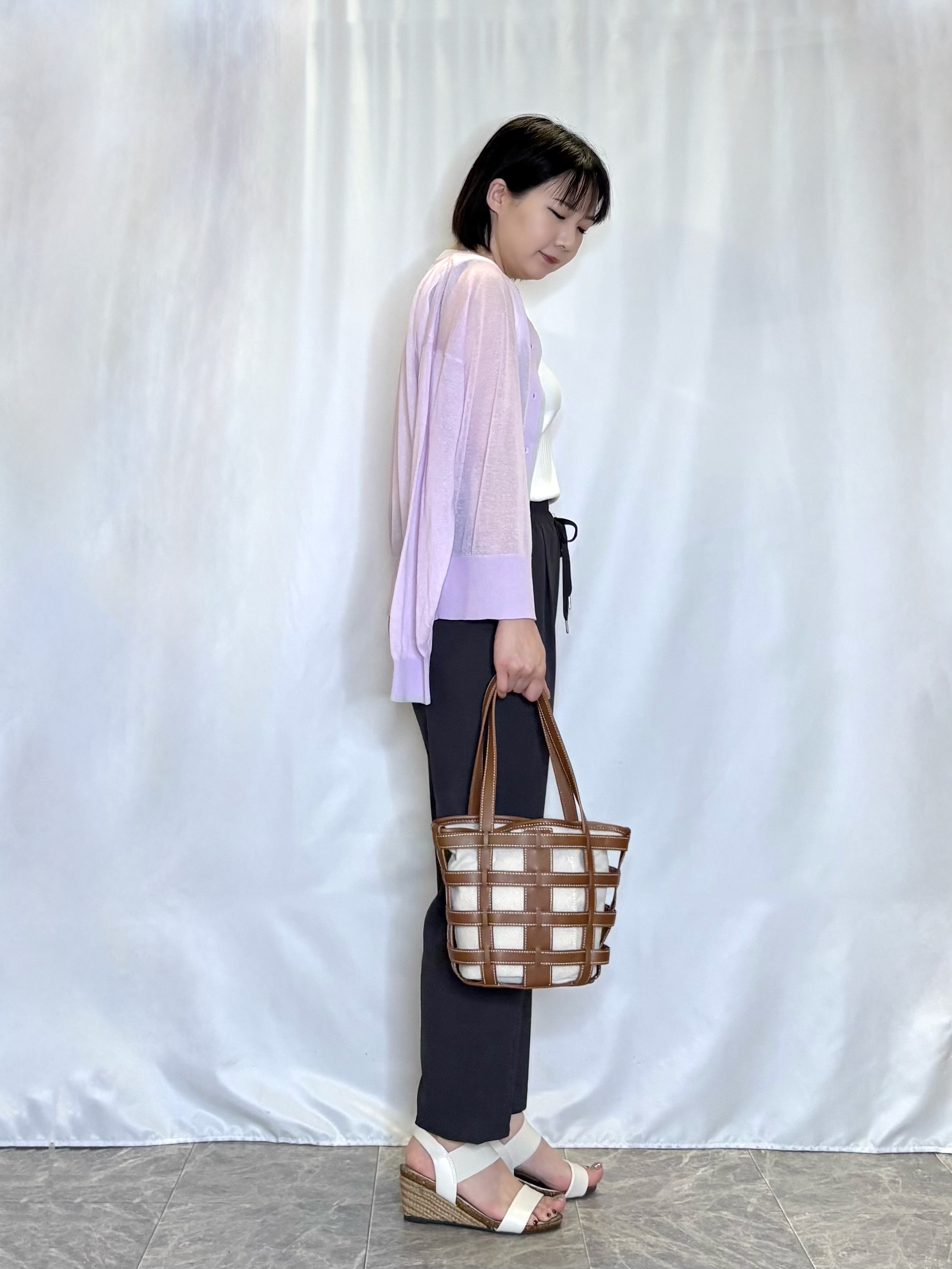 ネリさんの「SHOO･LA･RUE｜【S-LL/洗濯機可】1枚でこなれ見え 配色シアーカーディガン」を使ったコーディネート
