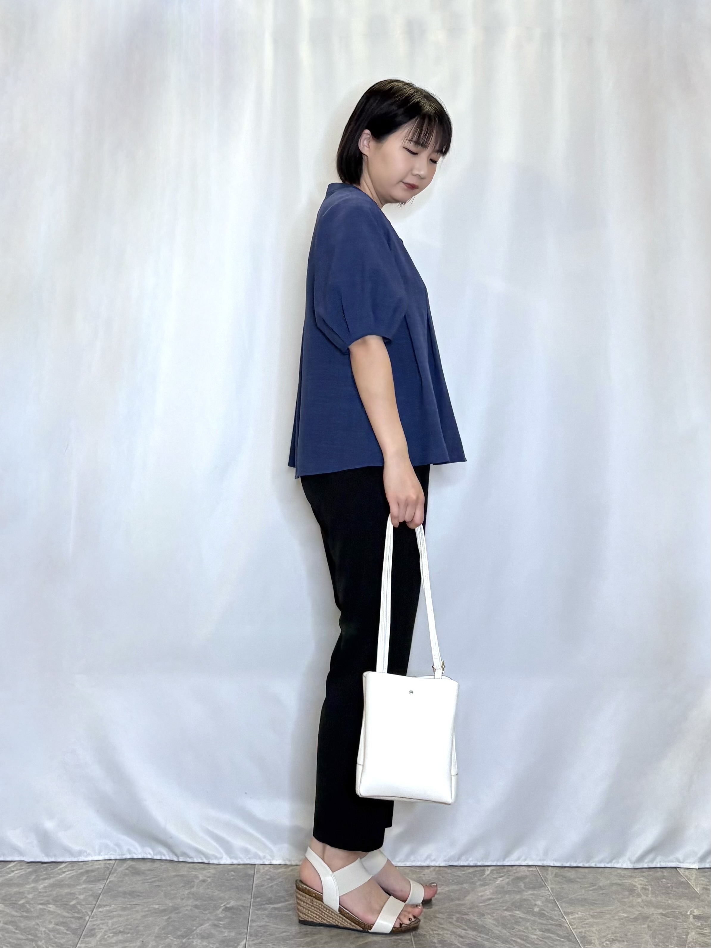 ネリさんの「SHOO･LA･RUE｜【高レビュー/洗濯後しわになりにくい/インせず着られる】自然に体型カバー 麻調ペプラムブラウス」を使ったコーディネート