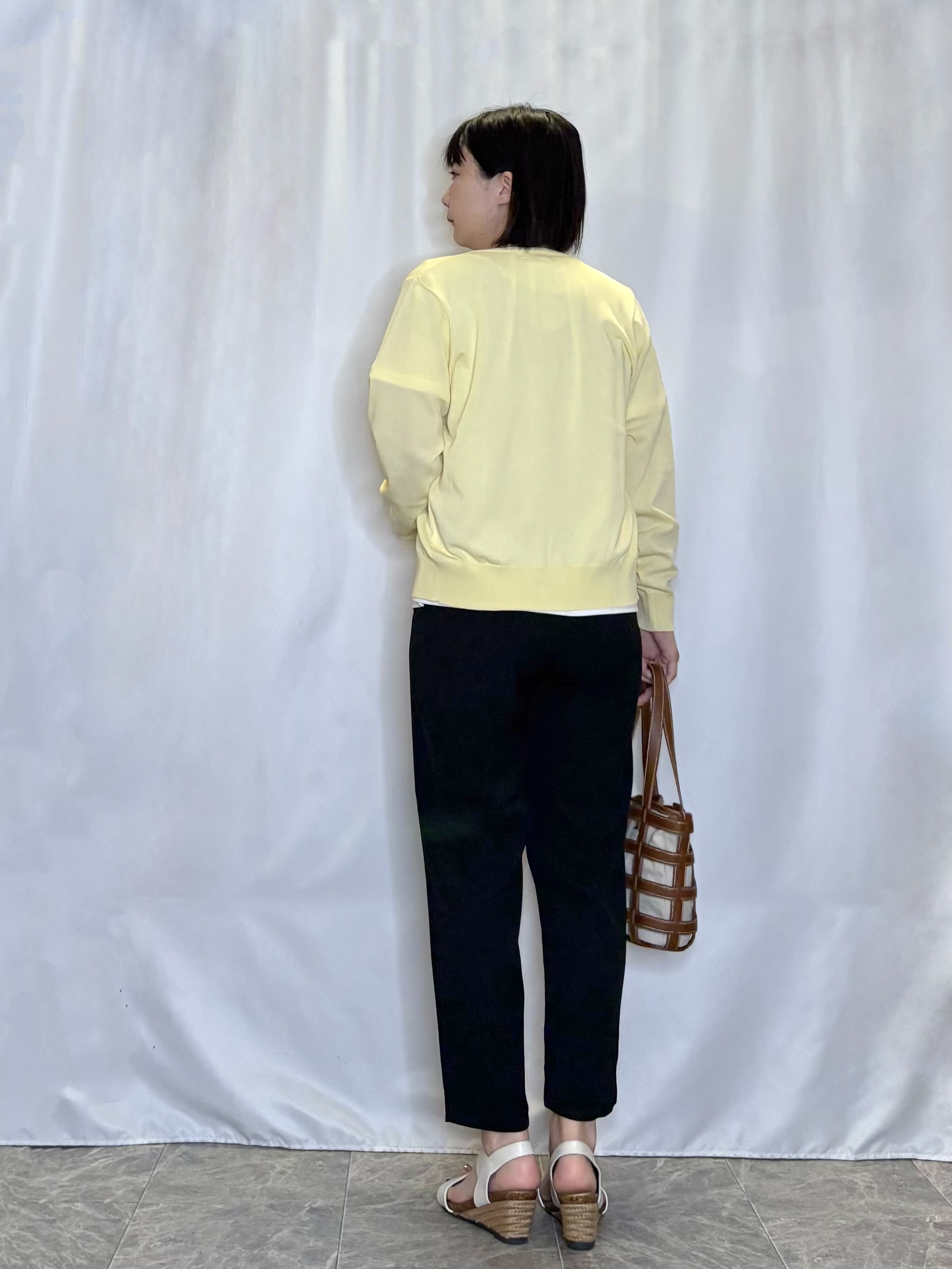 ネリさんの「SHOO･LA･RUE｜【洗濯後しわになりにくい/UV/S-LL】Tシャツ感覚できれい見え ひんやりタックTブラウス」を使ったコーディネート