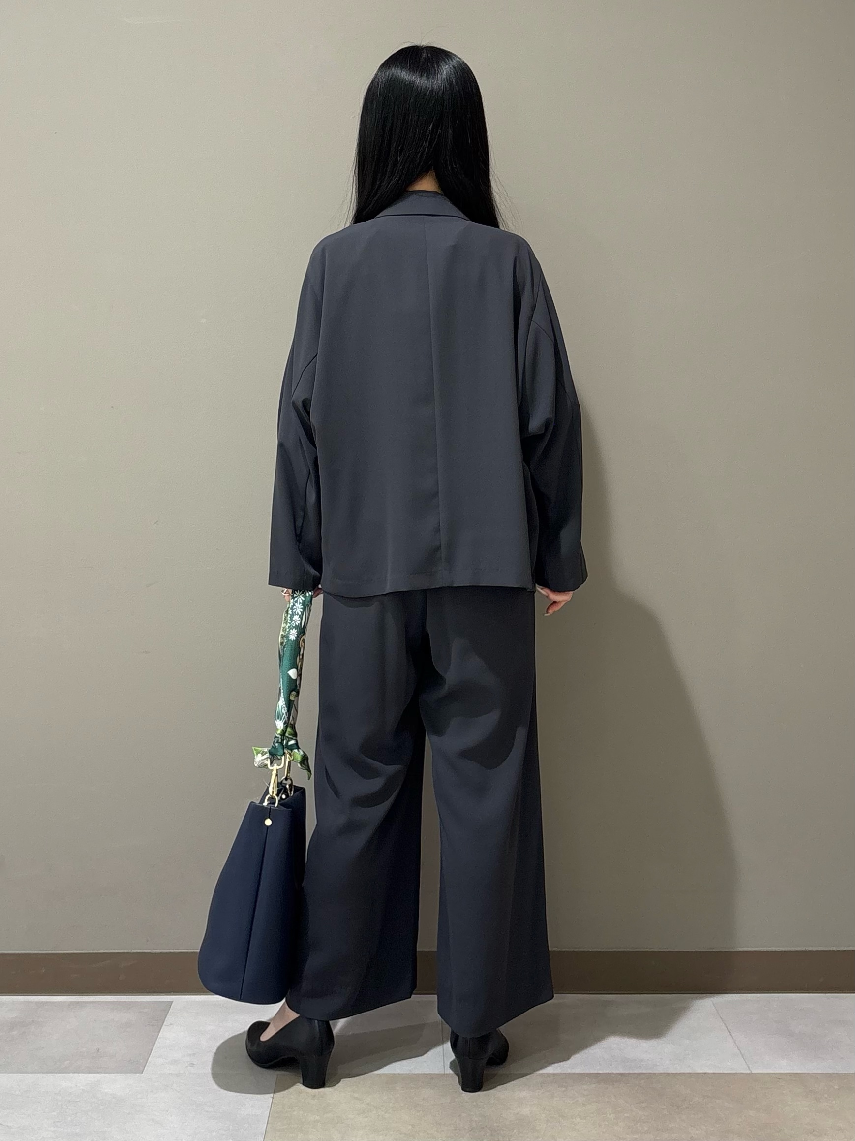 KEIKOさんの「INDIVI｜【さらに軽く軽快！／着る日傘】ドルマンダブルジャケット」を使ったコーディネート