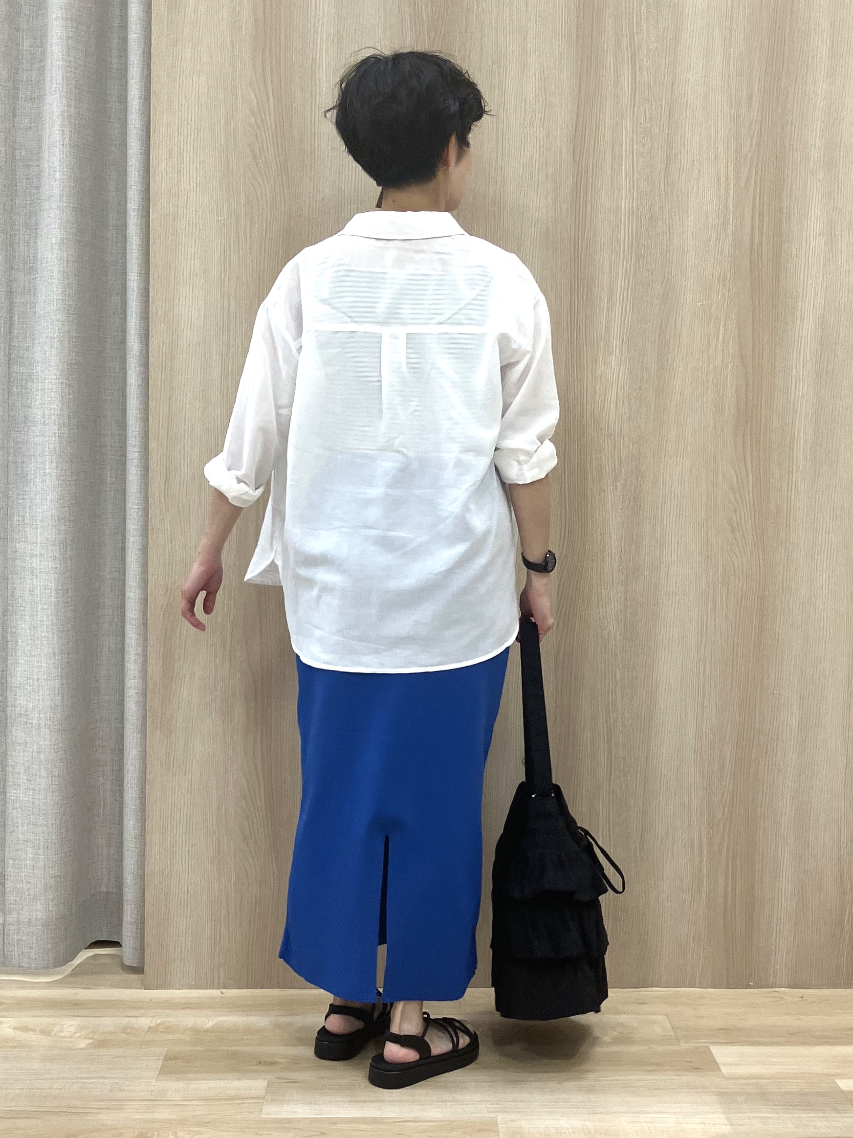 Keiさんの「grove｜【洗濯機OK・ひんやり】朝晩の気温差に◎軽やかシアーシャツ」を使ったコーディネート