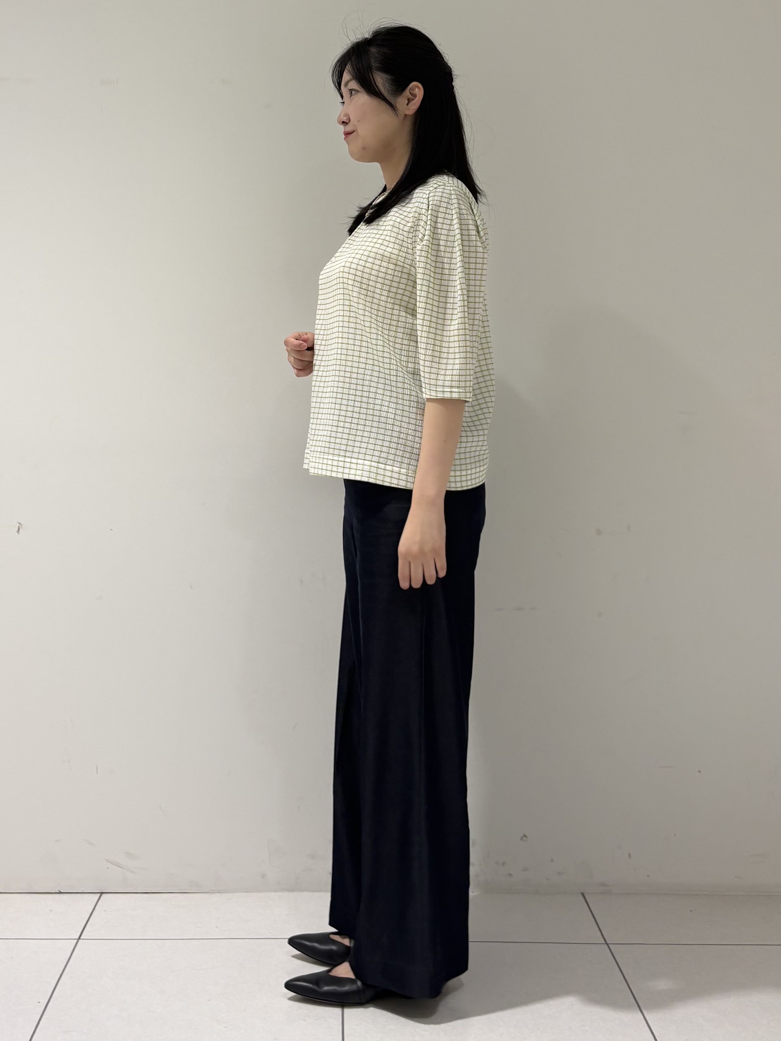 momokoさんの「INDIVI｜【UVケア／吸汗速乾】チェック柄タックボリュームスリーブトップス」を使ったコーディネート