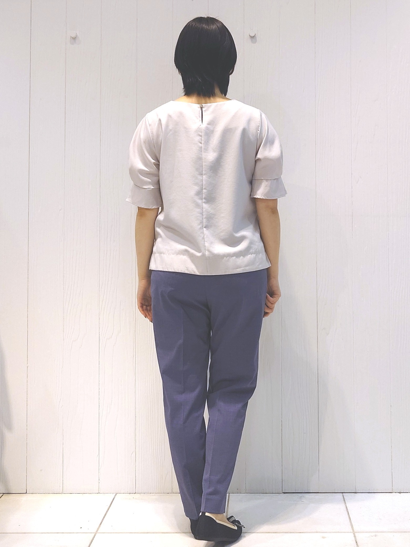 haruさんの「index｜【接触冷感】タックパフスリーブブラウス《吸水速乾／防シワ／洗濯機OK／XS～3L／6col》」を使ったコーディネート
