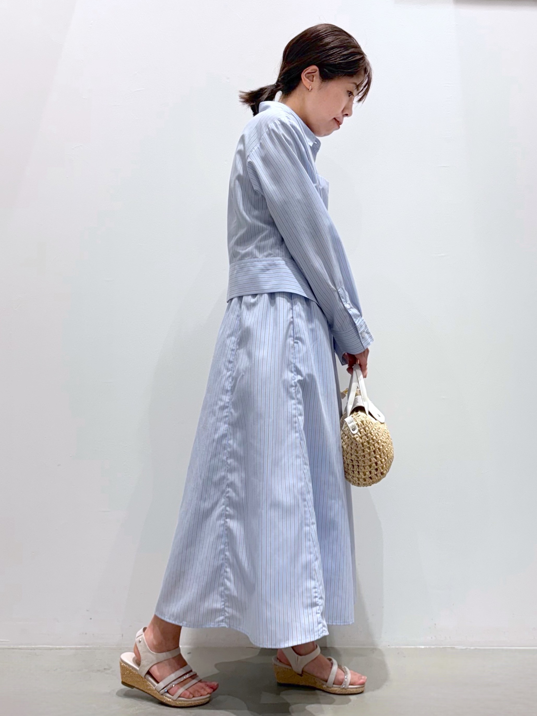 ＷＡさんの「grove｜【貴島明日香さん着用／イージーケア／接触冷感】麻混クロップドシャツ」を使ったコーディネート