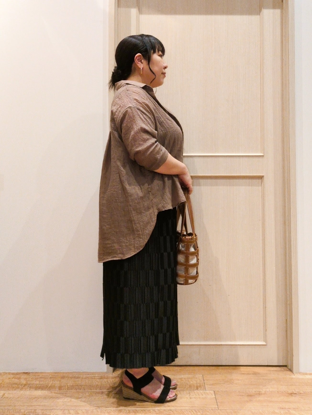 haseさんの「SHOO･LA･RUE｜【体型カバー】ふんわり質感 やわらかこなれシアーシャツ」を使ったコーディネート
