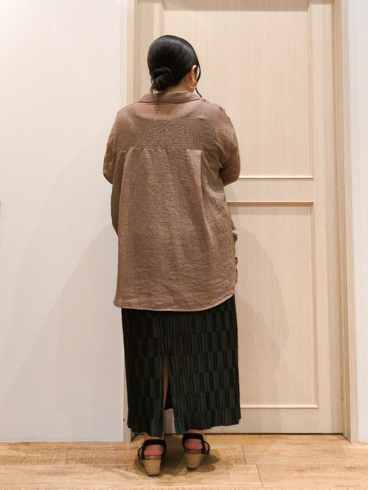 haseさんの「SHOO･LA･RUE｜【体型カバー】ふんわり質感 やわらかこなれシアーシャツ」を使ったコーディネート
