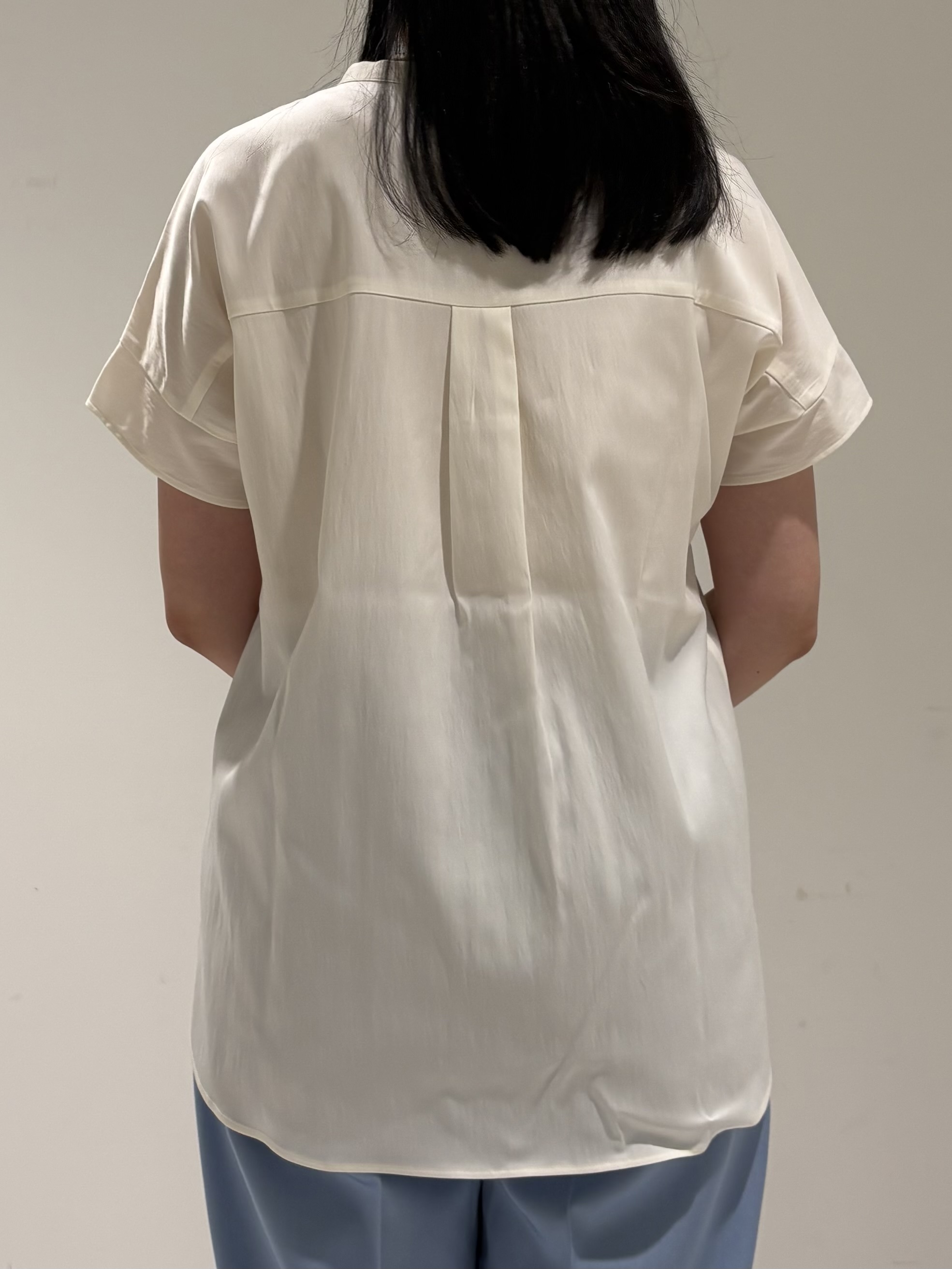 momokoさんの「INDIVI｜【洗える／SETUP可能】スキッパーブラウス」を使ったコーディネート