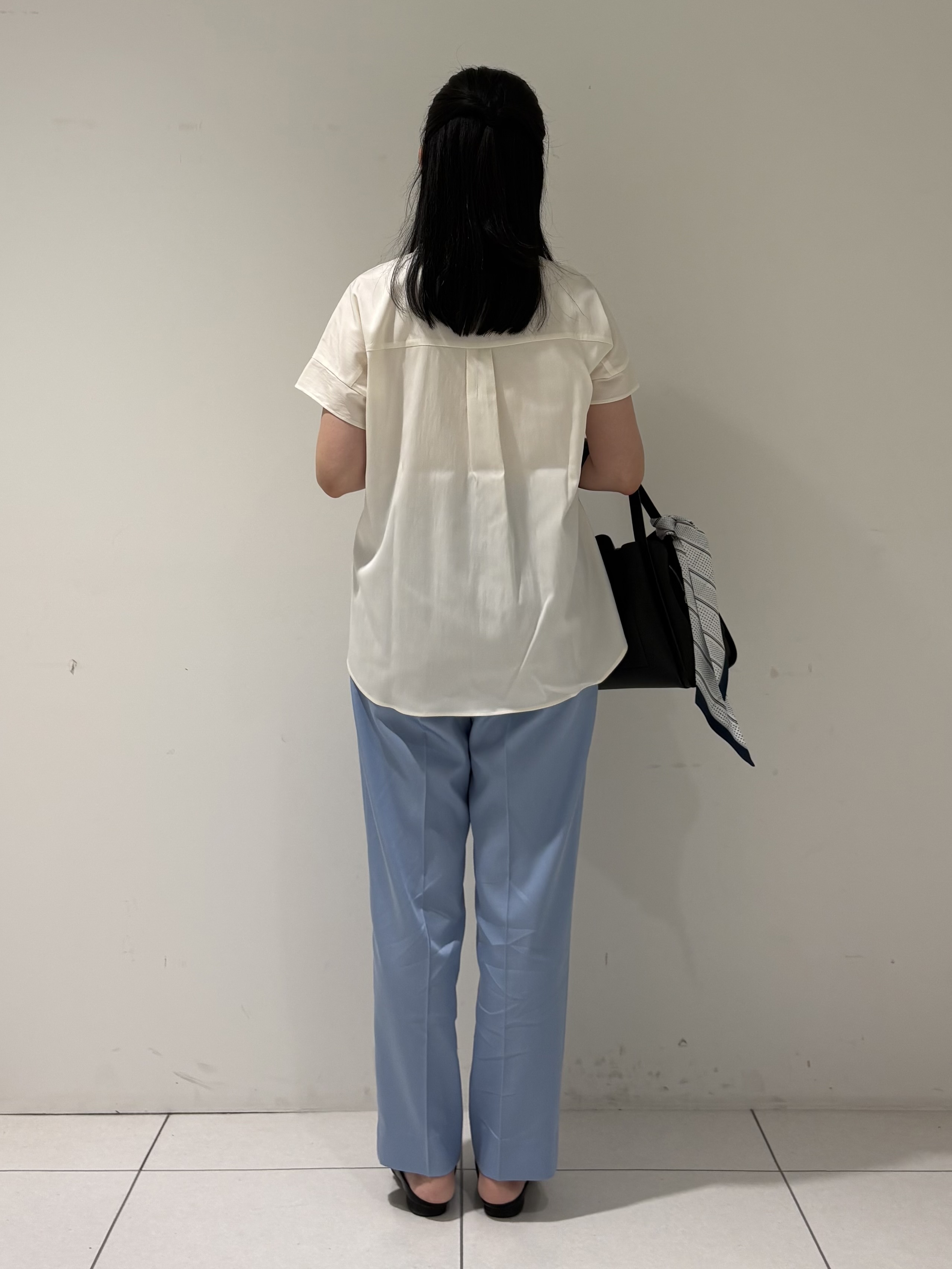 momokoさんの「INDIVI｜【洗える／SETUP可能】スキッパーブラウス」を使ったコーディネート