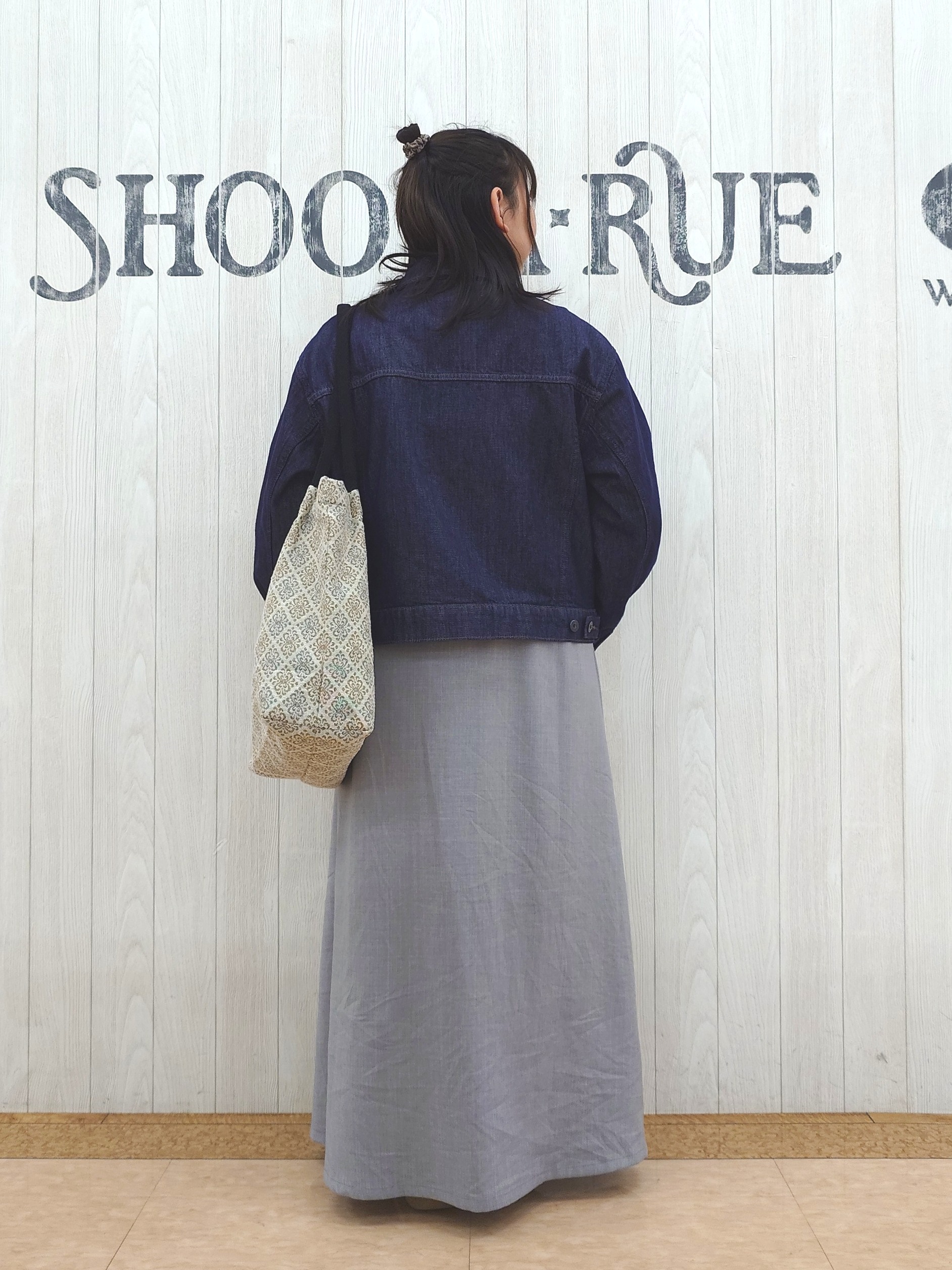 とろろさんの「SHOO･LA･RUE｜【SHOO・LA・RUE DENIM】羽織るだけでこなれる　オーバーサイズデニムジャケット」を使ったコーディネート