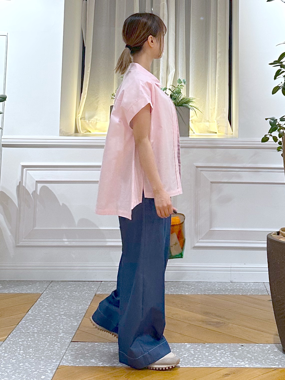 なべこさんの「DRESSTERIOR｜【毎年人気/ウォッシャブル】バックフレアオックスシャツ」を使ったコーディネート