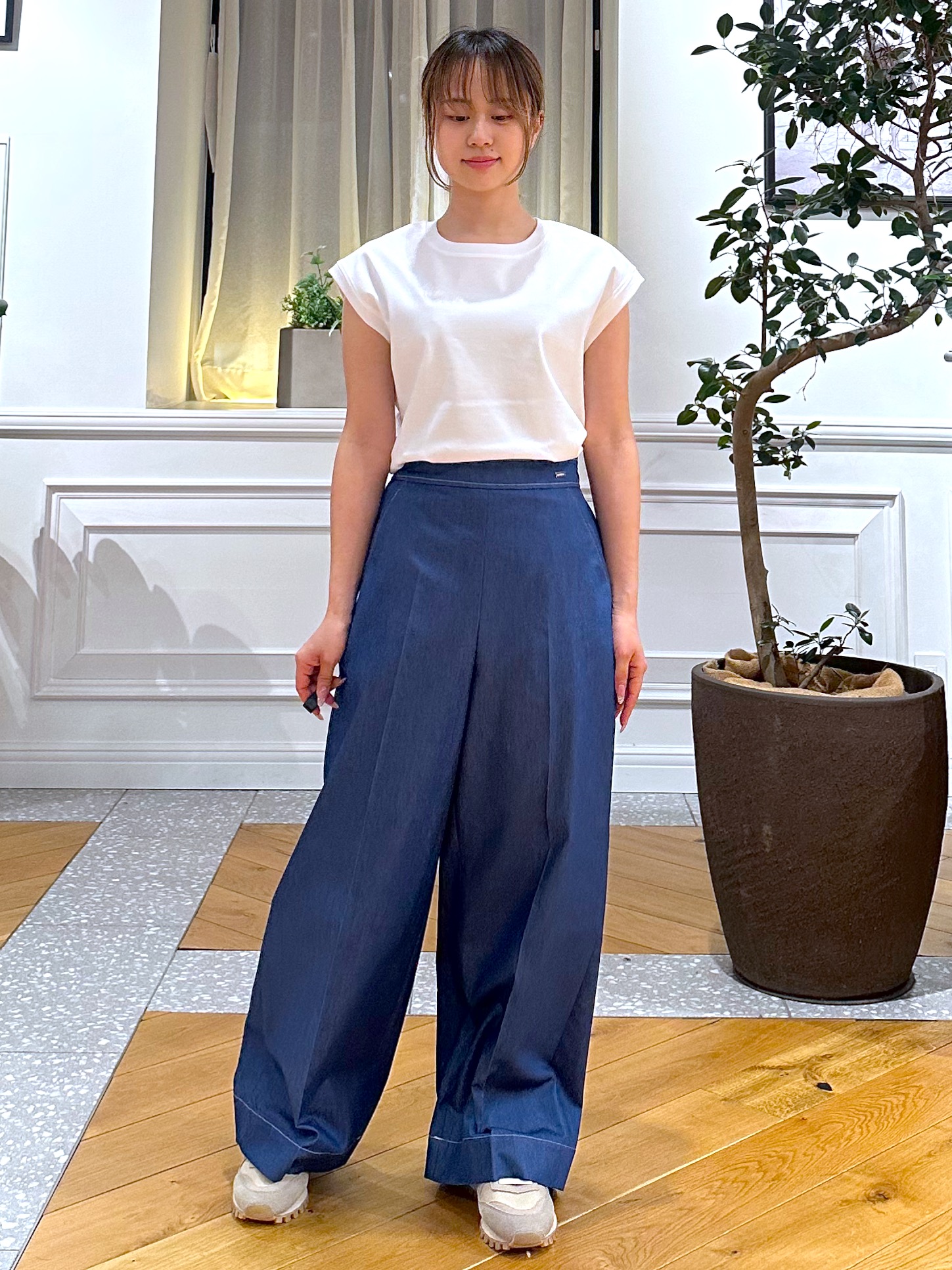 なべこさんの「DRESSTERIOR｜【毎年人気/ウォッシャブル】バックフレアオックスシャツ」を使ったコーディネート
