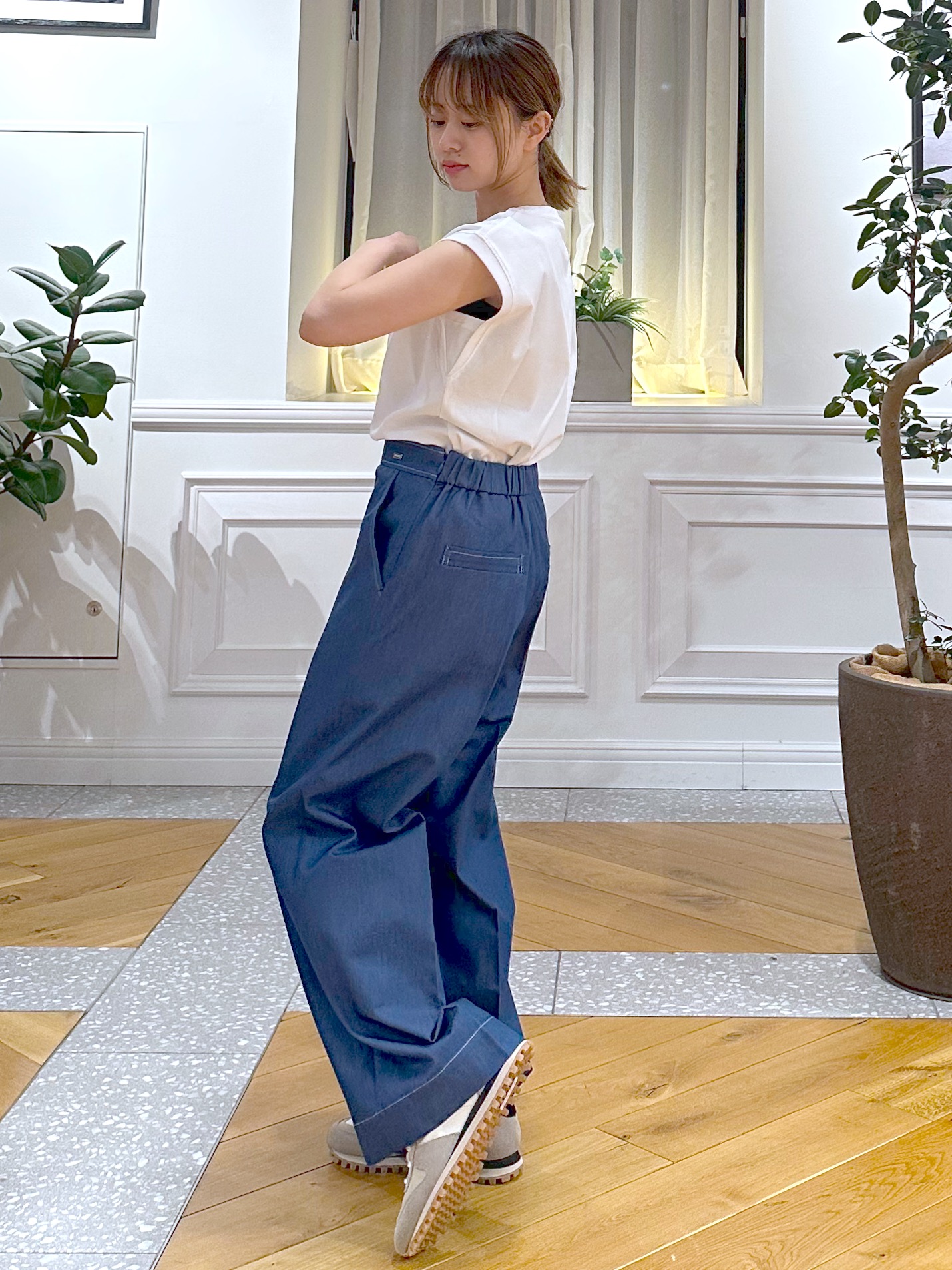 なべこさんの「DRESSTERIOR｜【毎年人気/ウォッシャブル】バックフレアオックスシャツ」を使ったコーディネート