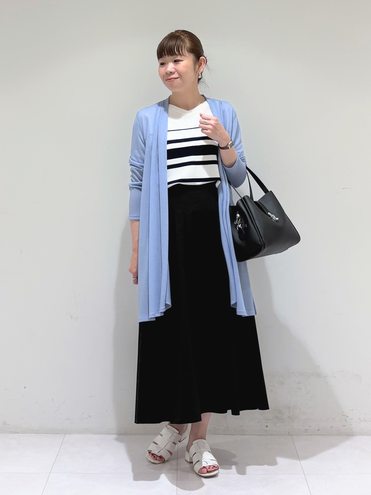 tsuyuさんの「INDIVI｜【合皮／ミドルサイズ】春カラーフォルムバッグ」を使ったコーディネート