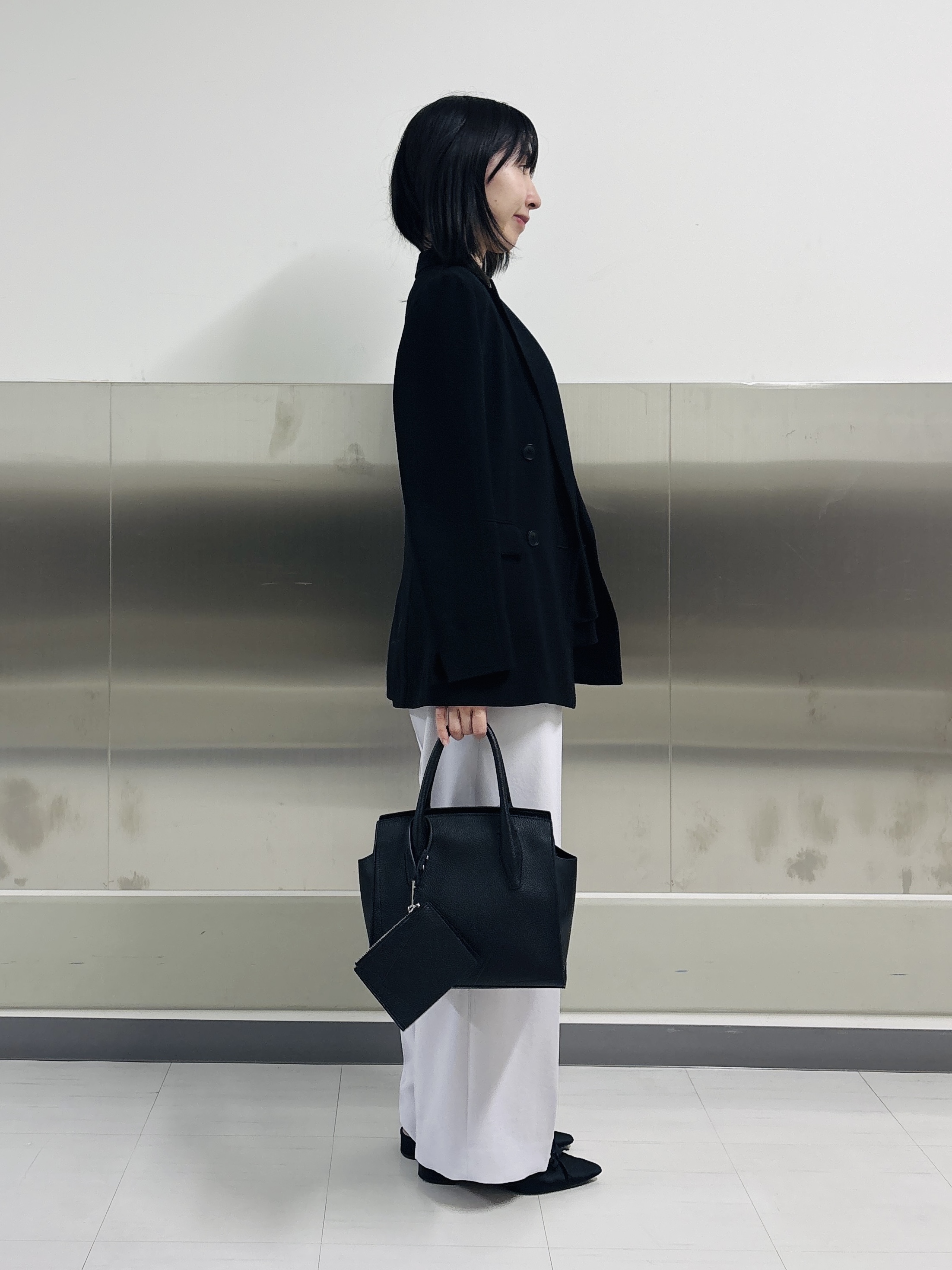 Yoshimiさんの「INDIVI｜【洗える／多機能／SETUP可】着る日傘ダブルジャケット」を使ったコーディネート