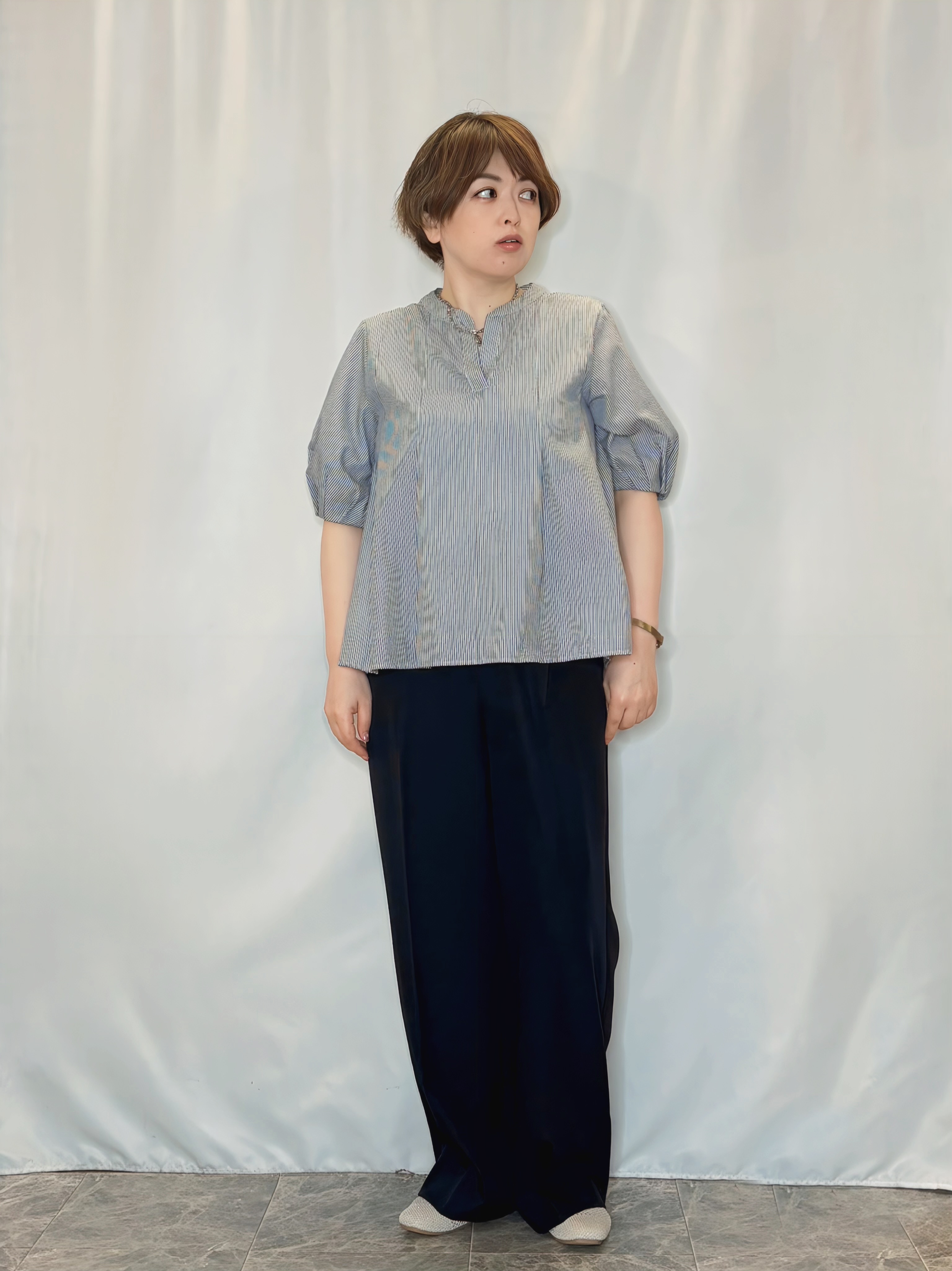 たみさんの「SHOO･LA･RUE｜【洗濯機可/ひんやり/UV】さらっとしたタッチが心地よい ショート丈 Vネックカーディガン」を使ったコーディネート