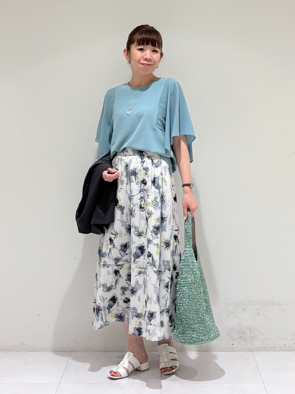 tsuyuさんの「INDIVI｜【大人カジュアル】メタリックかぎ編みボトルバッグ」を使ったコーディネート