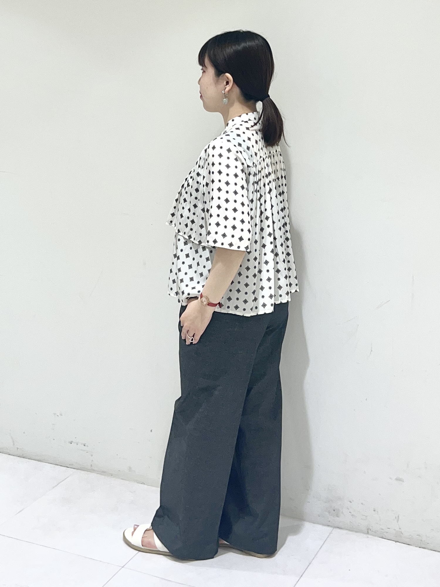 Mitsukiさんの「UNTITLED｜【洗える/きれいめ柄】コモンプリントブラウス」を使ったコーディネート