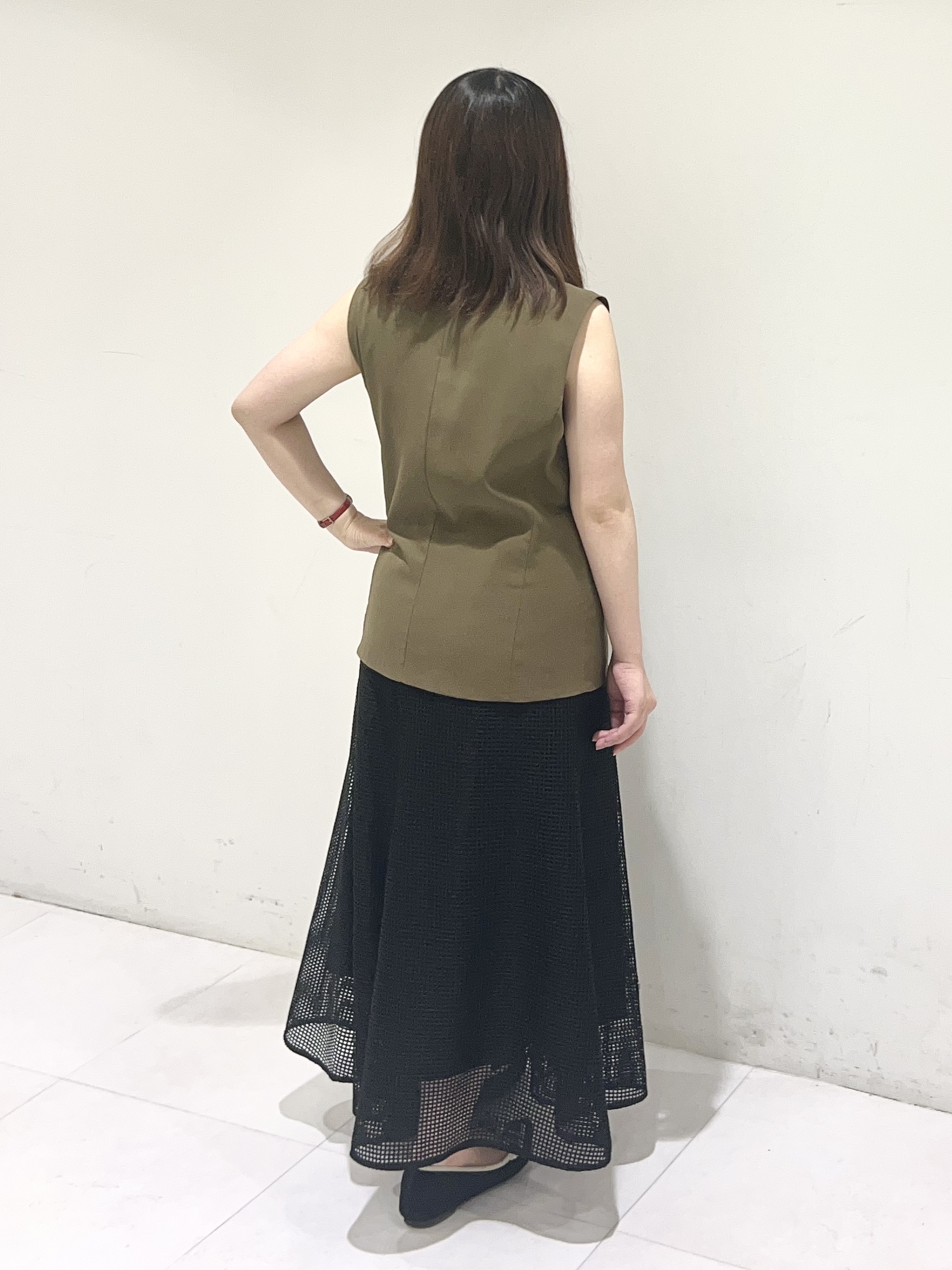 Mitsukiさんの「UNTITLED｜【セットアップ可/接触冷感/通気性】ドライシアーVネックジレ」を使ったコーディネート