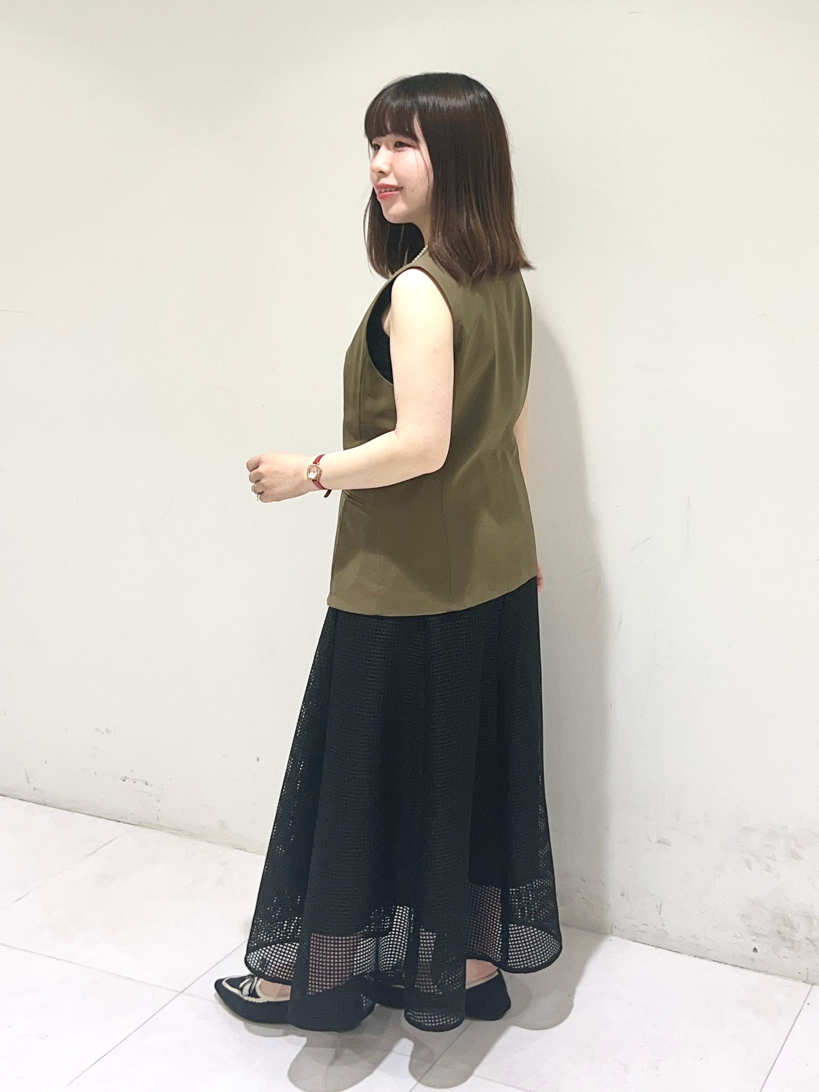 Mitsukiさんの「UNTITLED｜【セットアップ可/接触冷感/通気性】ドライシアーVネックジレ」を使ったコーディネート