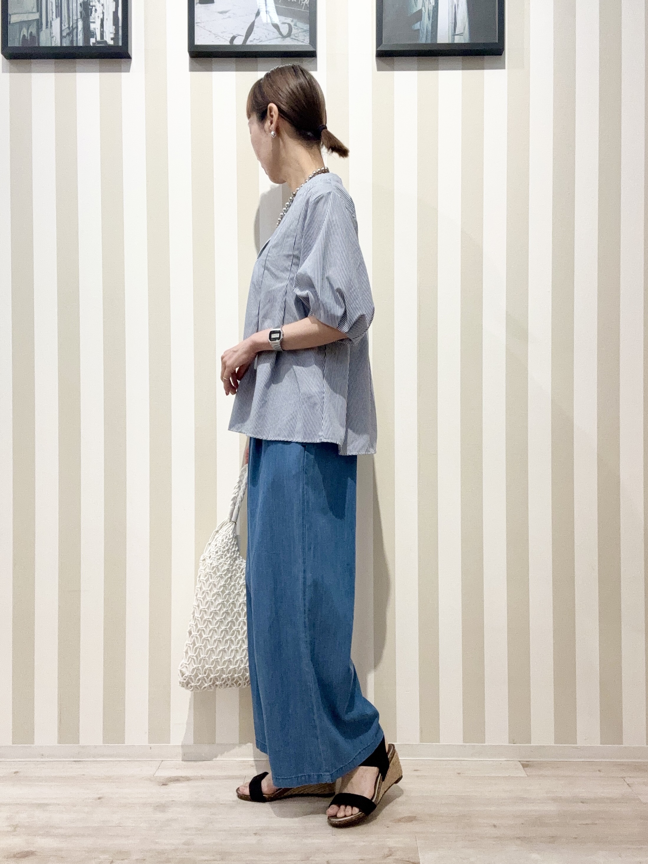 まつこさんの「SHOO･LA･RUE｜【高レビュー/洗濯後しわになりにくい/インせず着られる】自然に体型カバー 麻調ペプラムブラウス」を使ったコーディネート