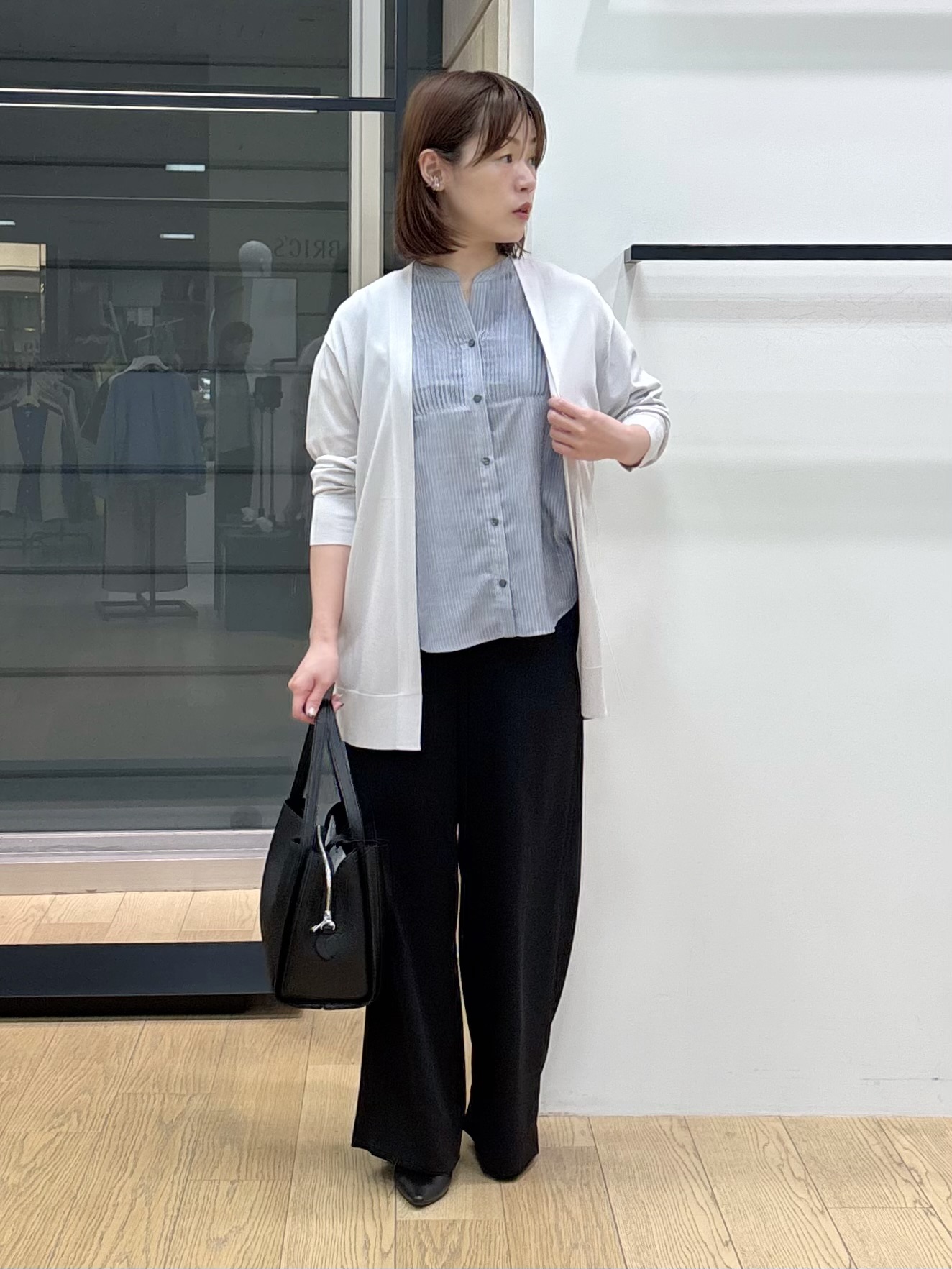 asamiさんの「INDIVI｜【接触冷感/洗える】シアーシャンブレーピンタックブラウス」を使ったコーディネート