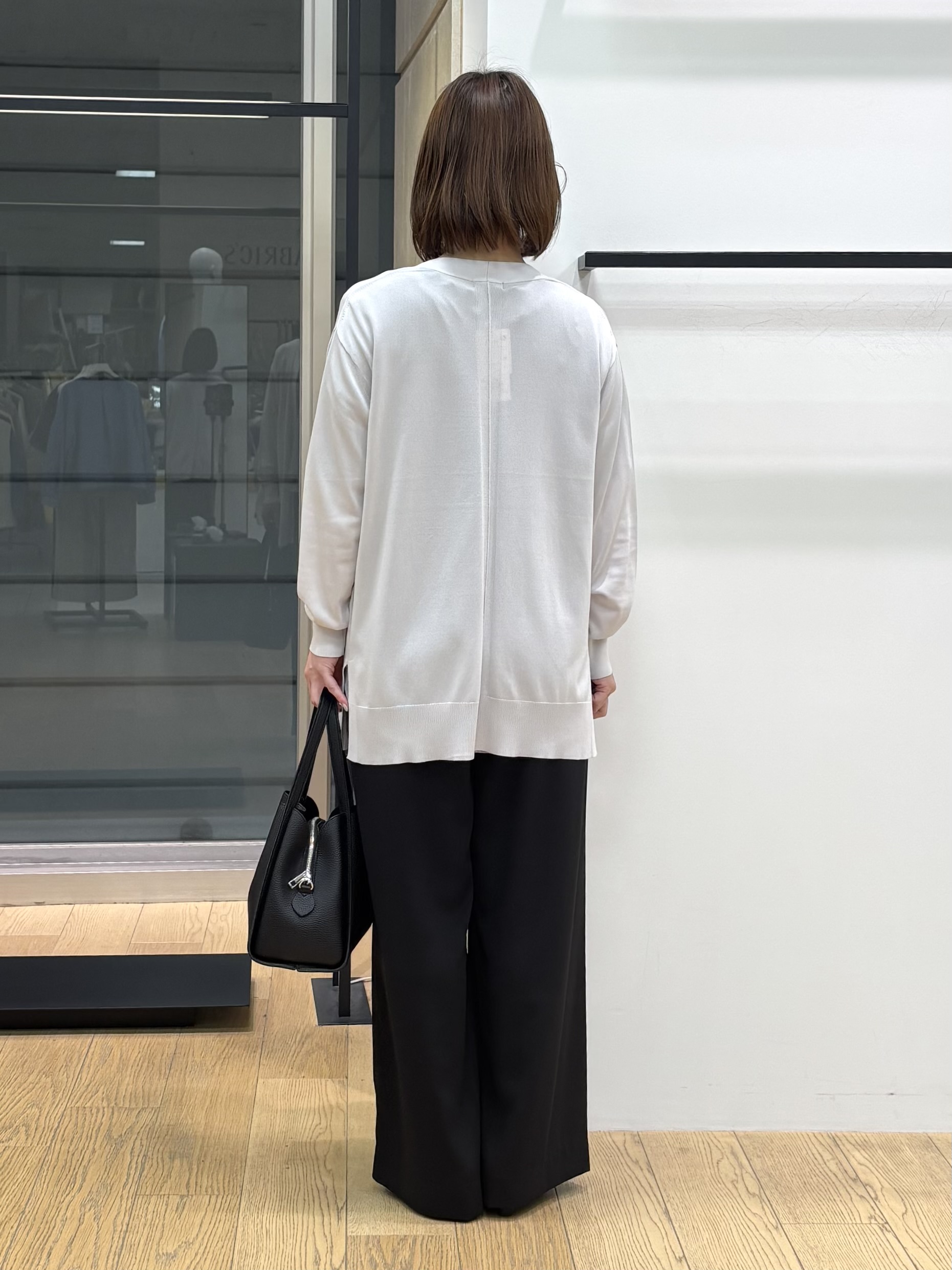 asamiさんの「INDIVI｜【接触冷感/洗える】シアーシャンブレーピンタックブラウス」を使ったコーディネート