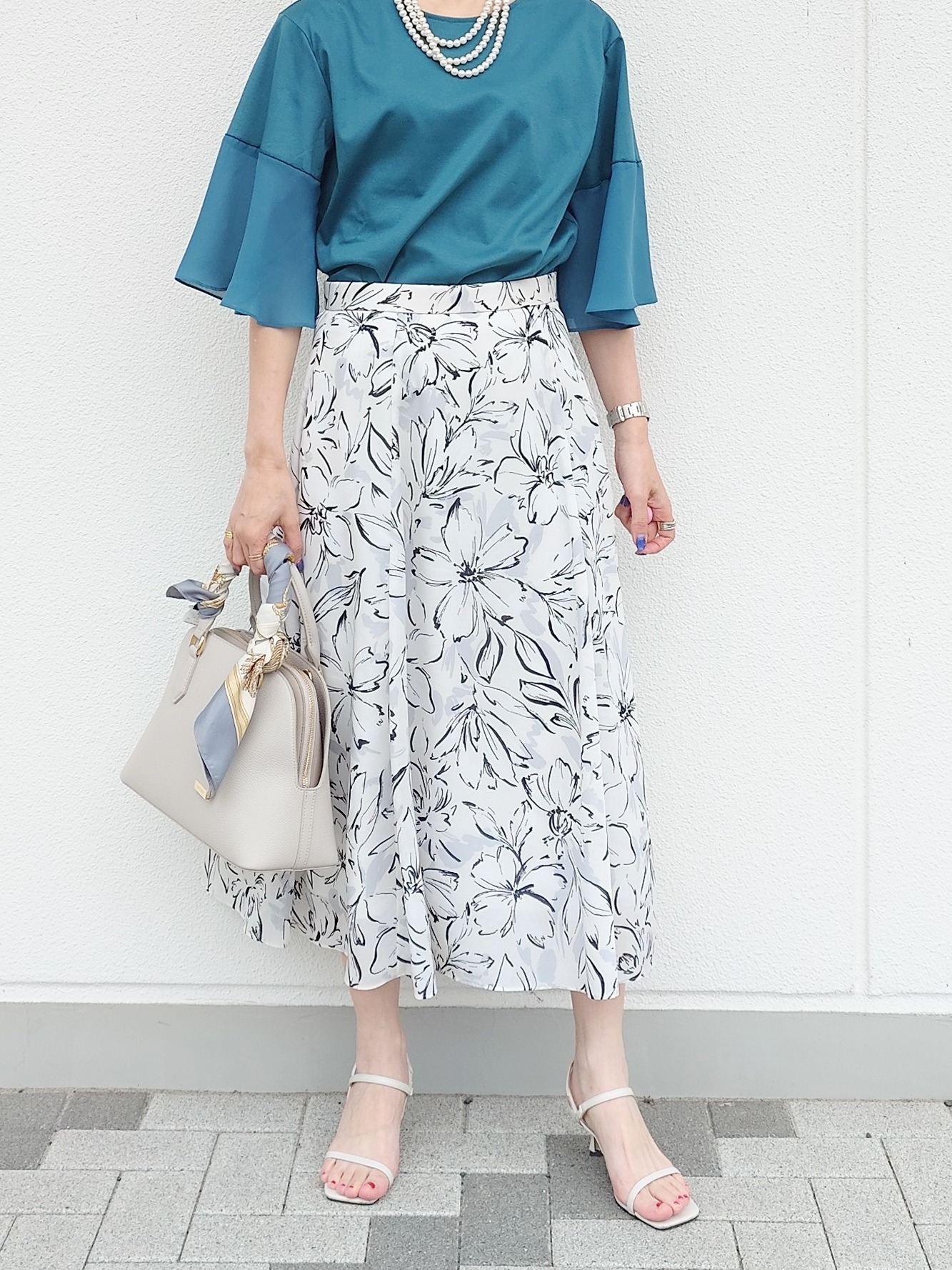 MUTSUKOさんの「UNTITLED｜【洗える/華奢見え】袖シアープルオーバー」を使ったコーディネート