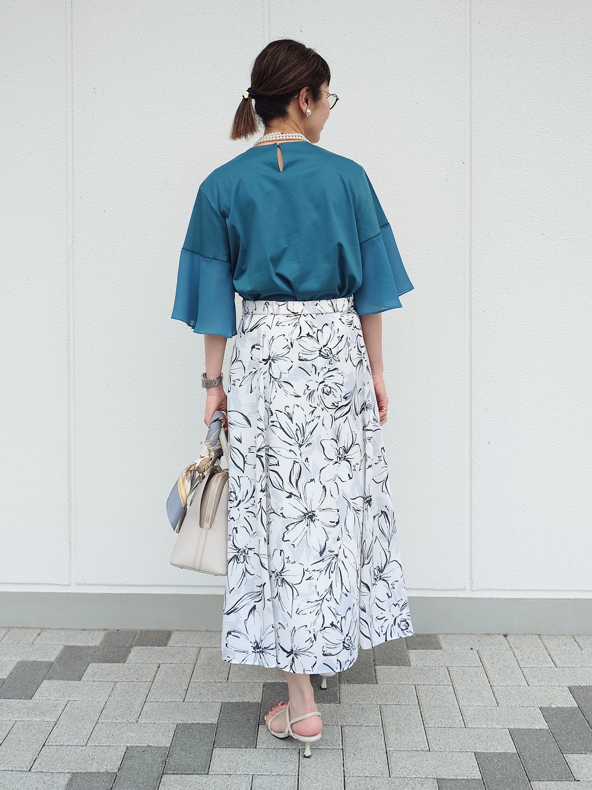 MUTSUKOさんの「UNTITLED｜【洗える/華奢見え】袖シアープルオーバー」を使ったコーディネート