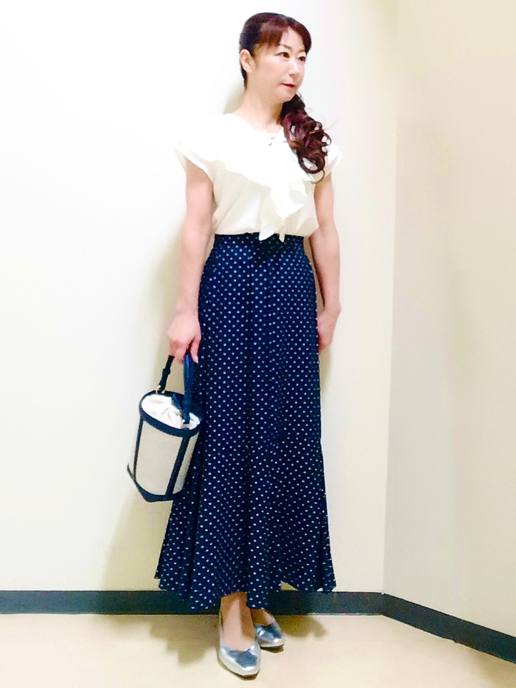 花さんの「Reflect｜【通気性あり／涼しい／マシンウォッシャブル】フリルブラウス」を使ったコーディネート